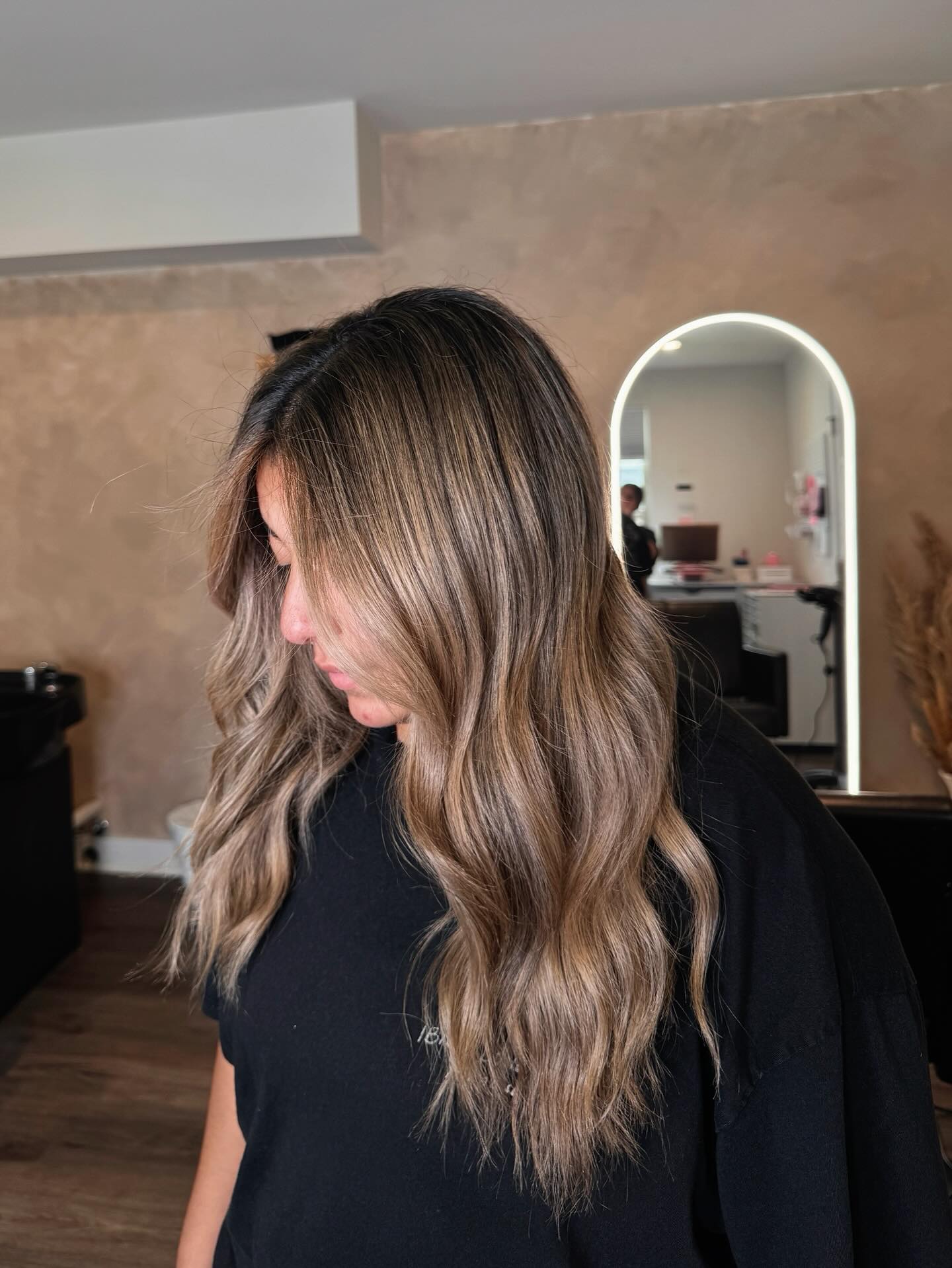 Soft, Textured Waves with Subtle Balayage Highlights