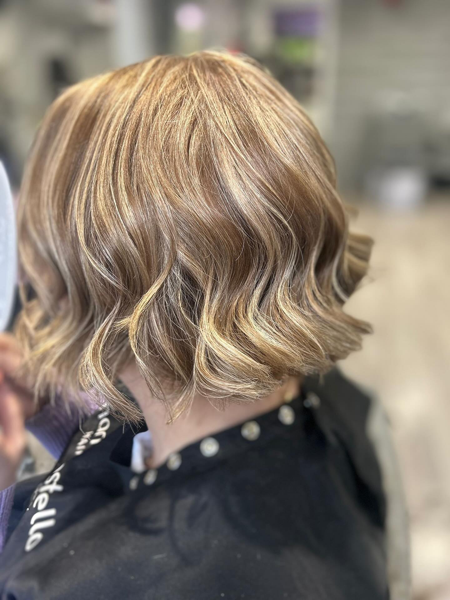 Soft-Wave Bob with Effortless Beachy Texture
