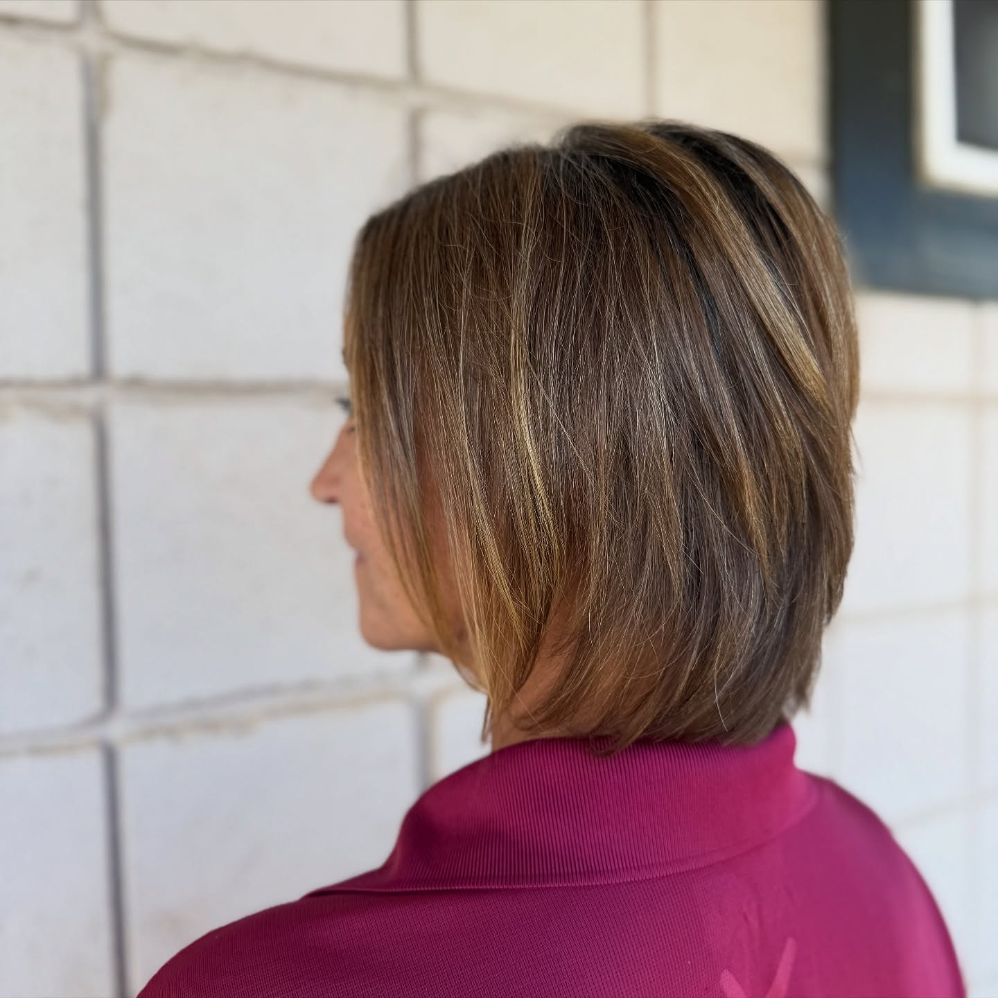 Textured Shoulder-Length Cut with Subtle Highlights