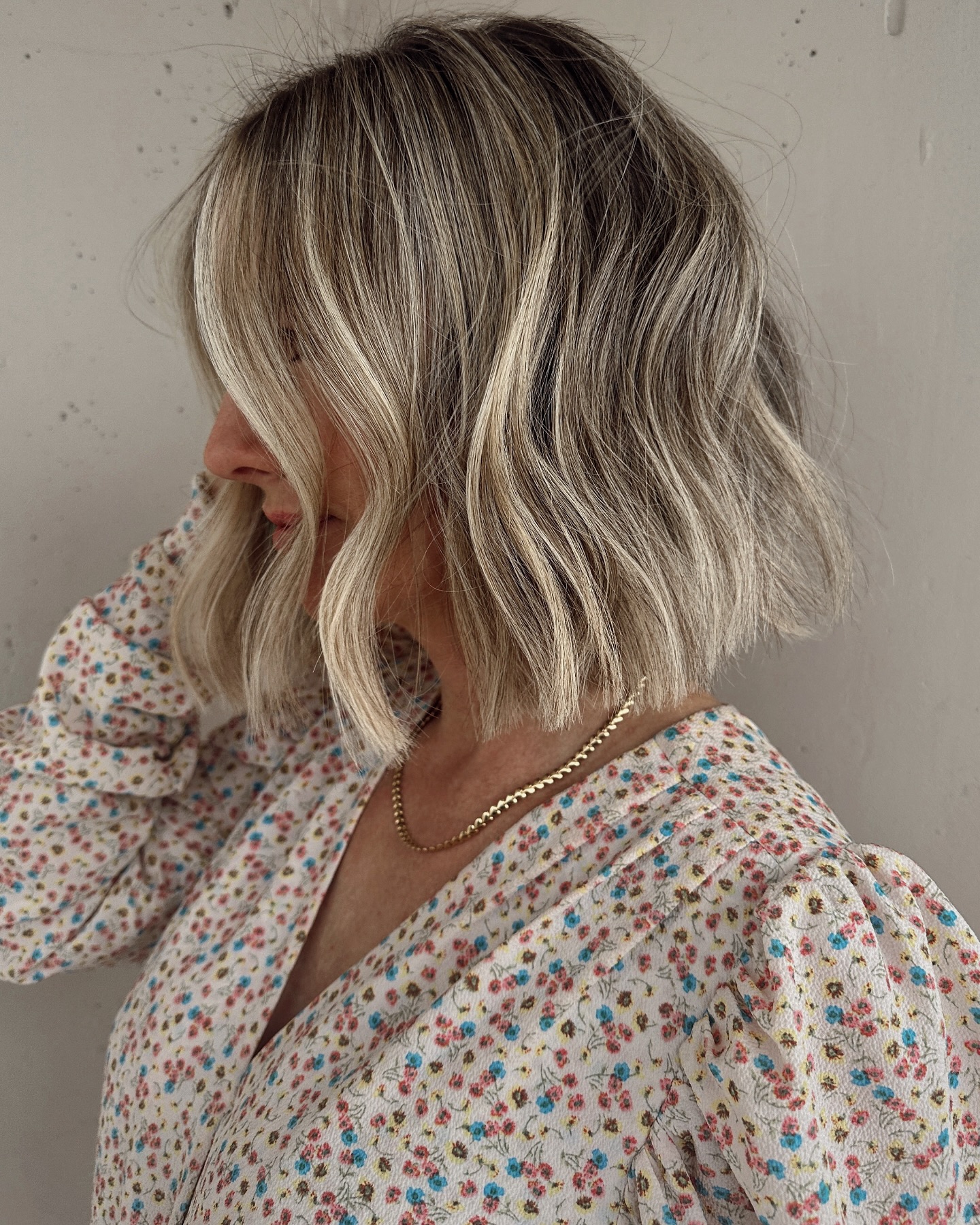 Textured Soft-Wave Bob with Bright Blonde Highlights