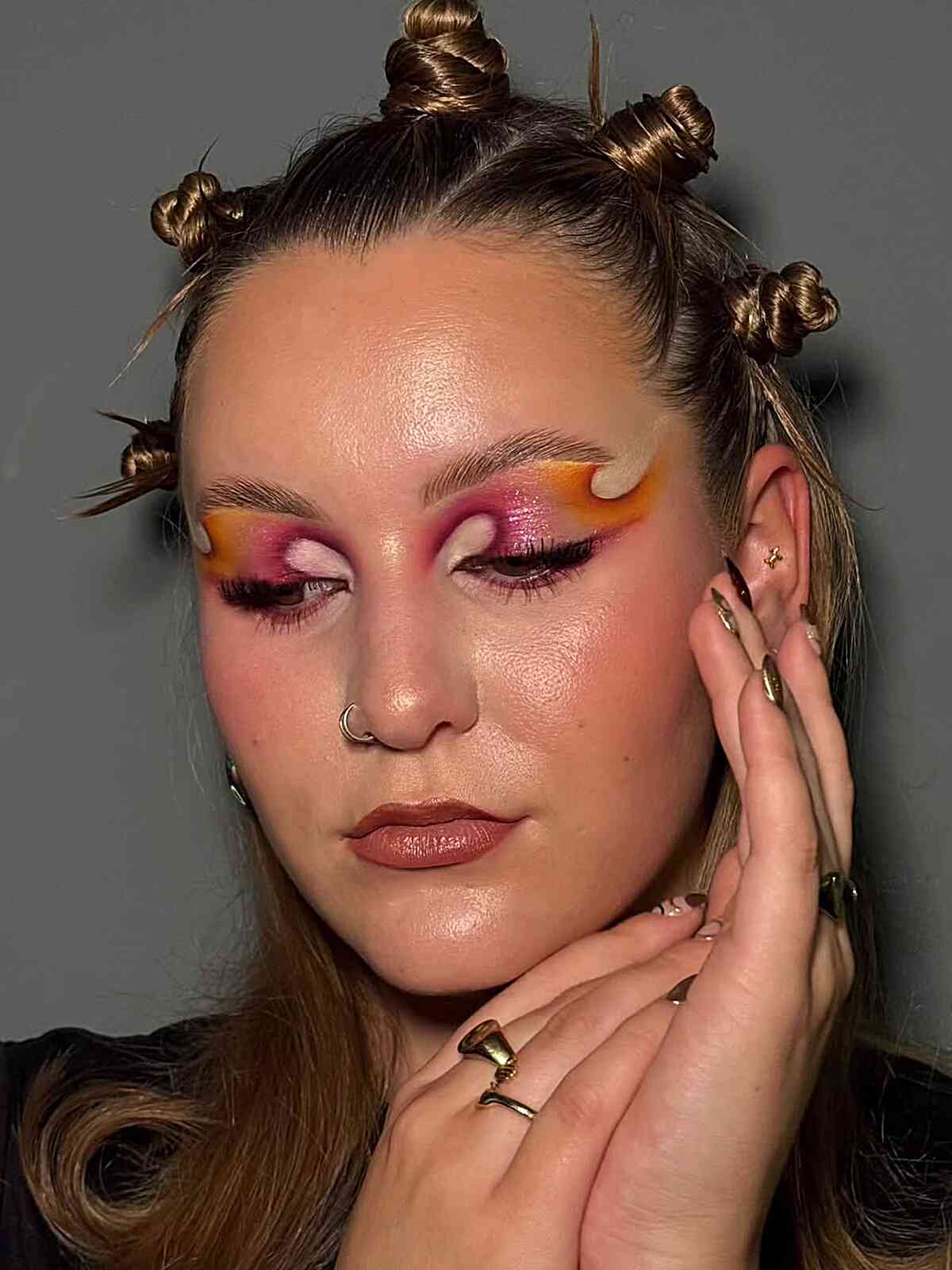 Trendy Y2K Space Buns with Loose Waves