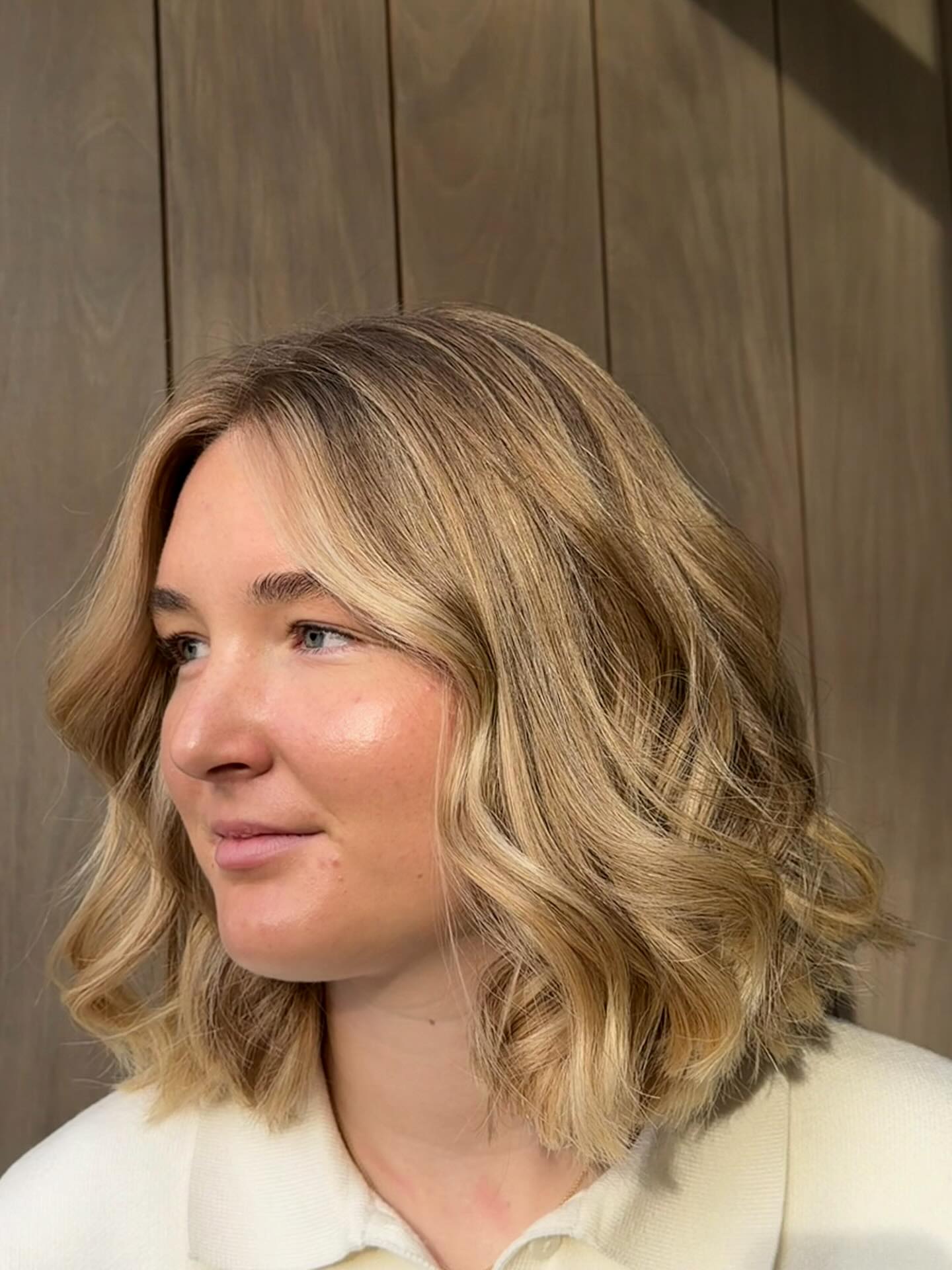 Wavy Long Bob with Sun-Kissed Highlights