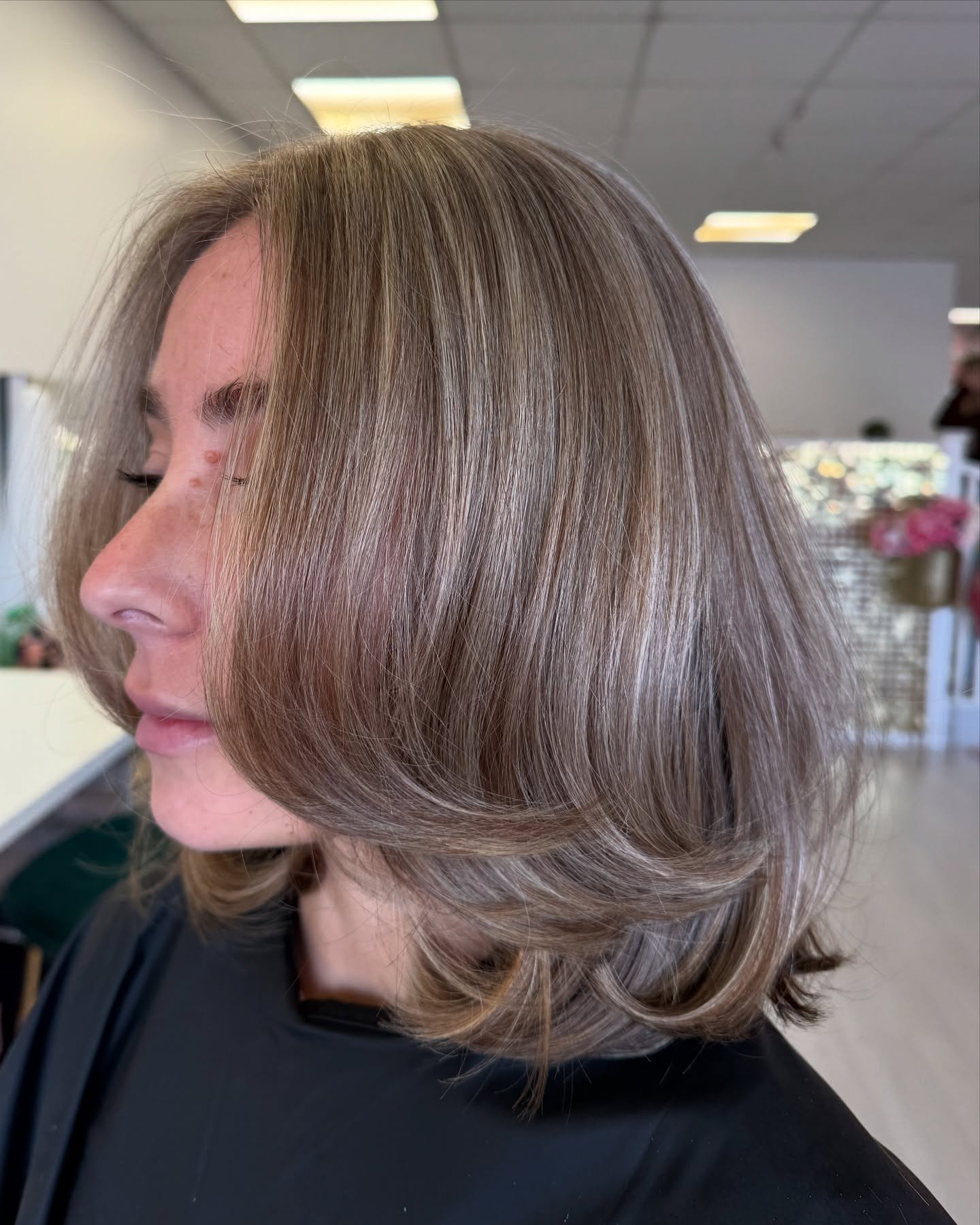 Modern Layered Cut with Soft Movement