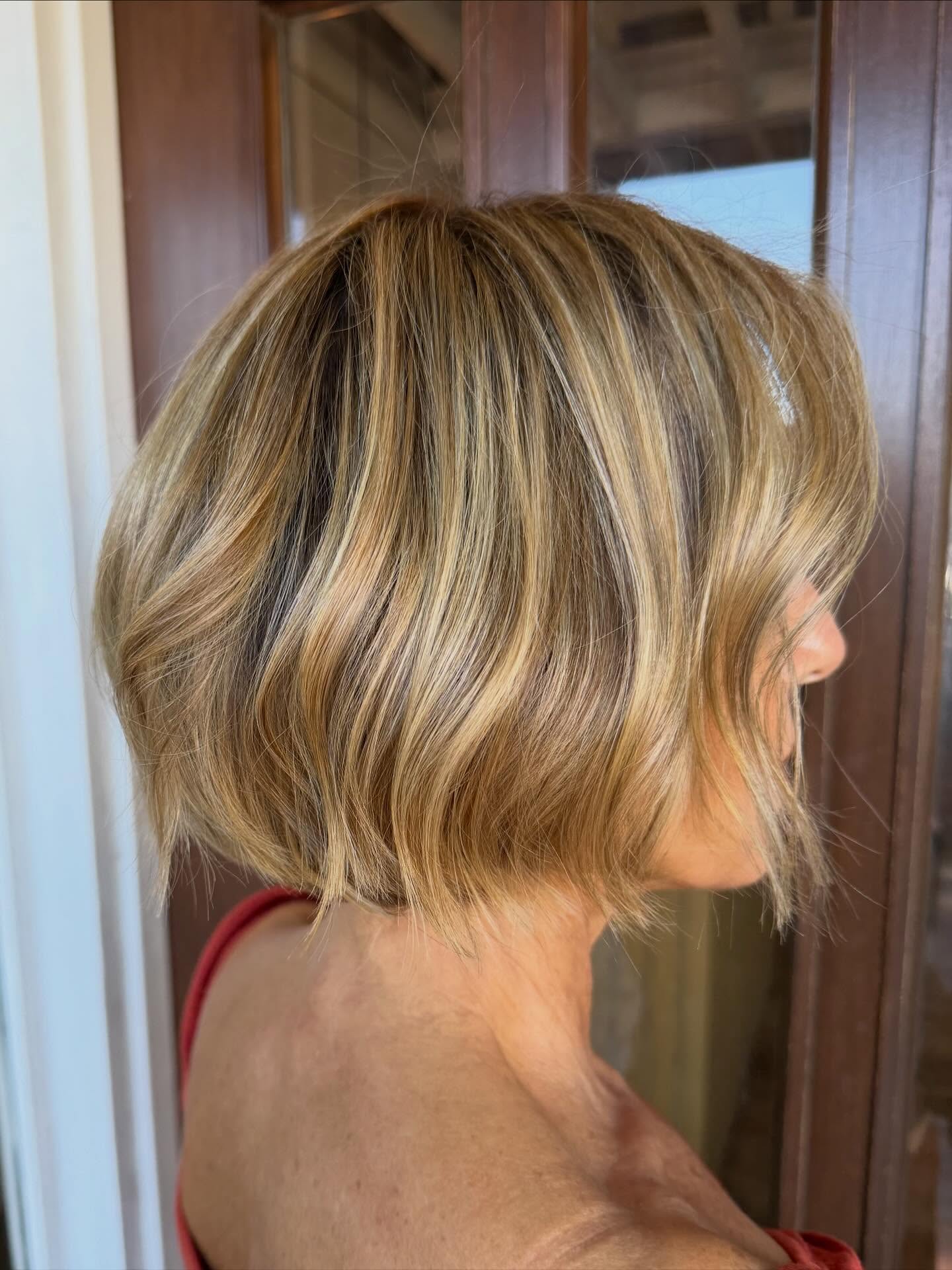 Textured Wavy Bob with Caramel Highlights