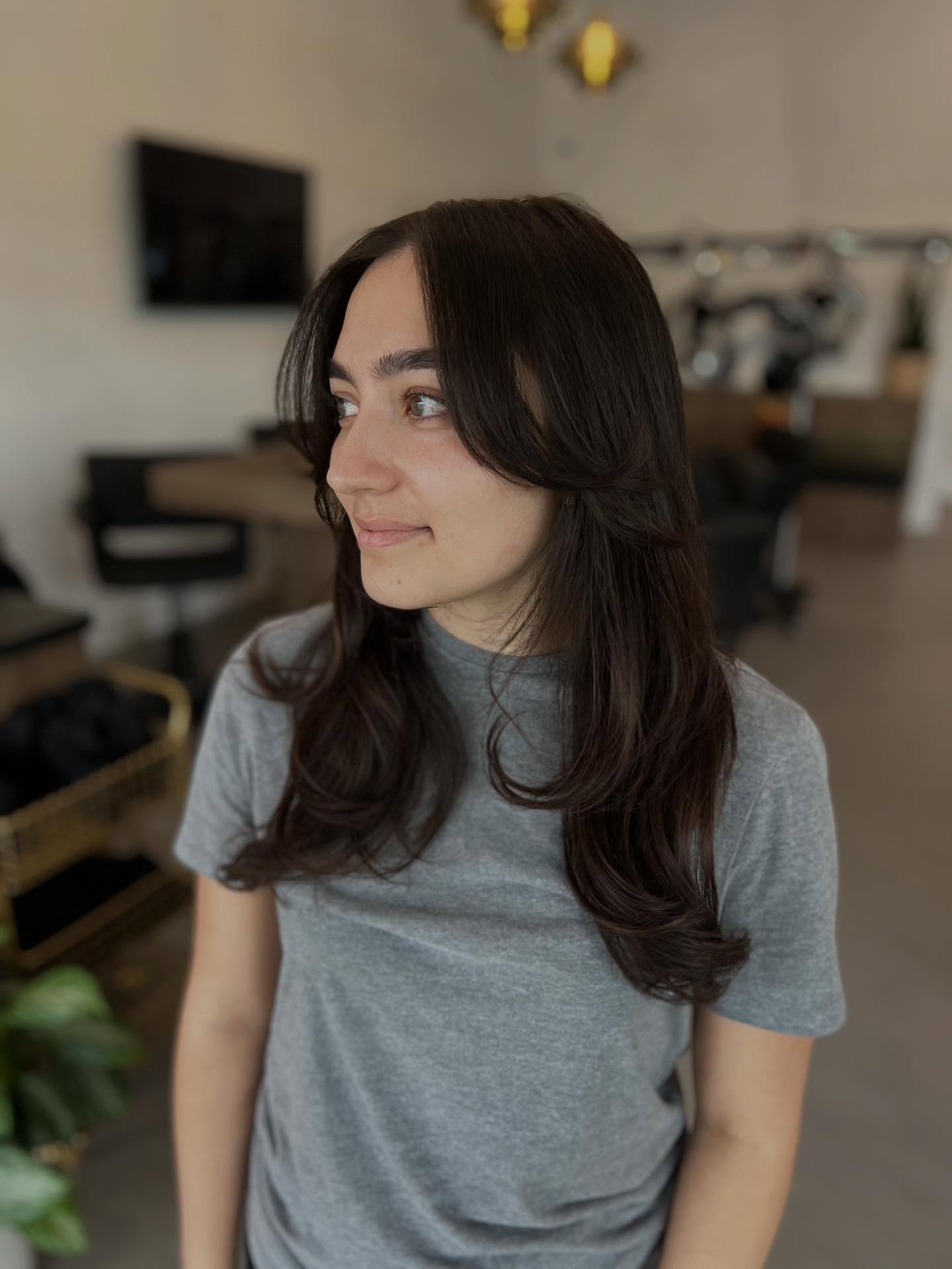 Long Face-Framing Curtain Layers with Soft Flip Ends