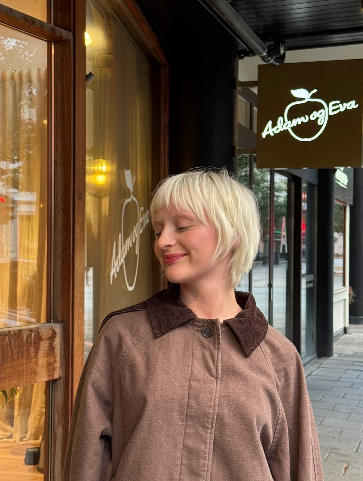 Platinum Textured Short Shag with Micro Bangs