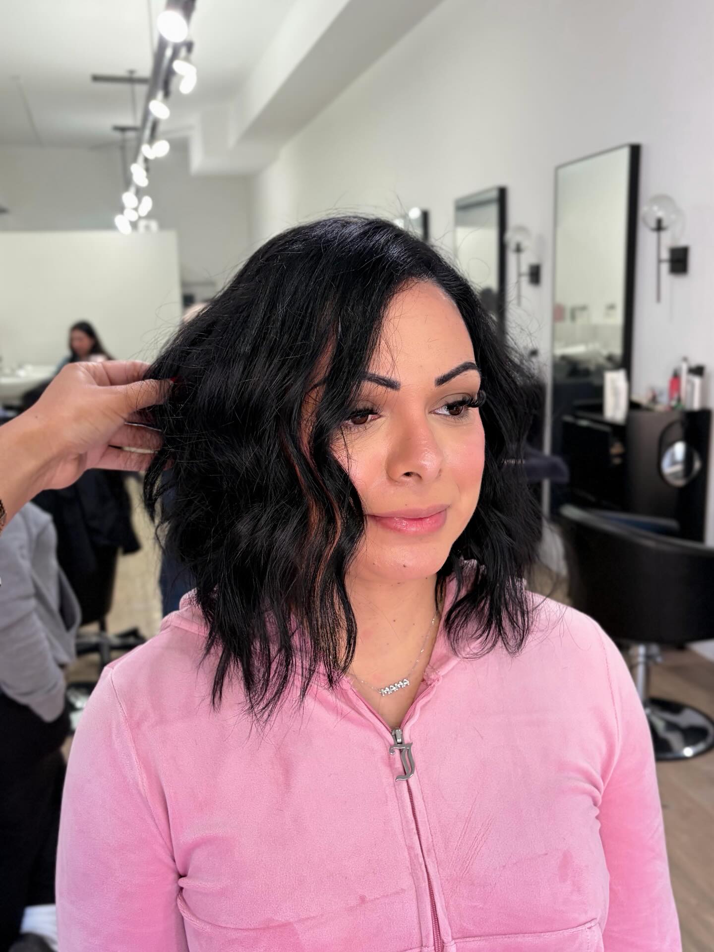 Chin-Grazing Textured Wavy Lob with Subtle Face-Framing Peekaboo