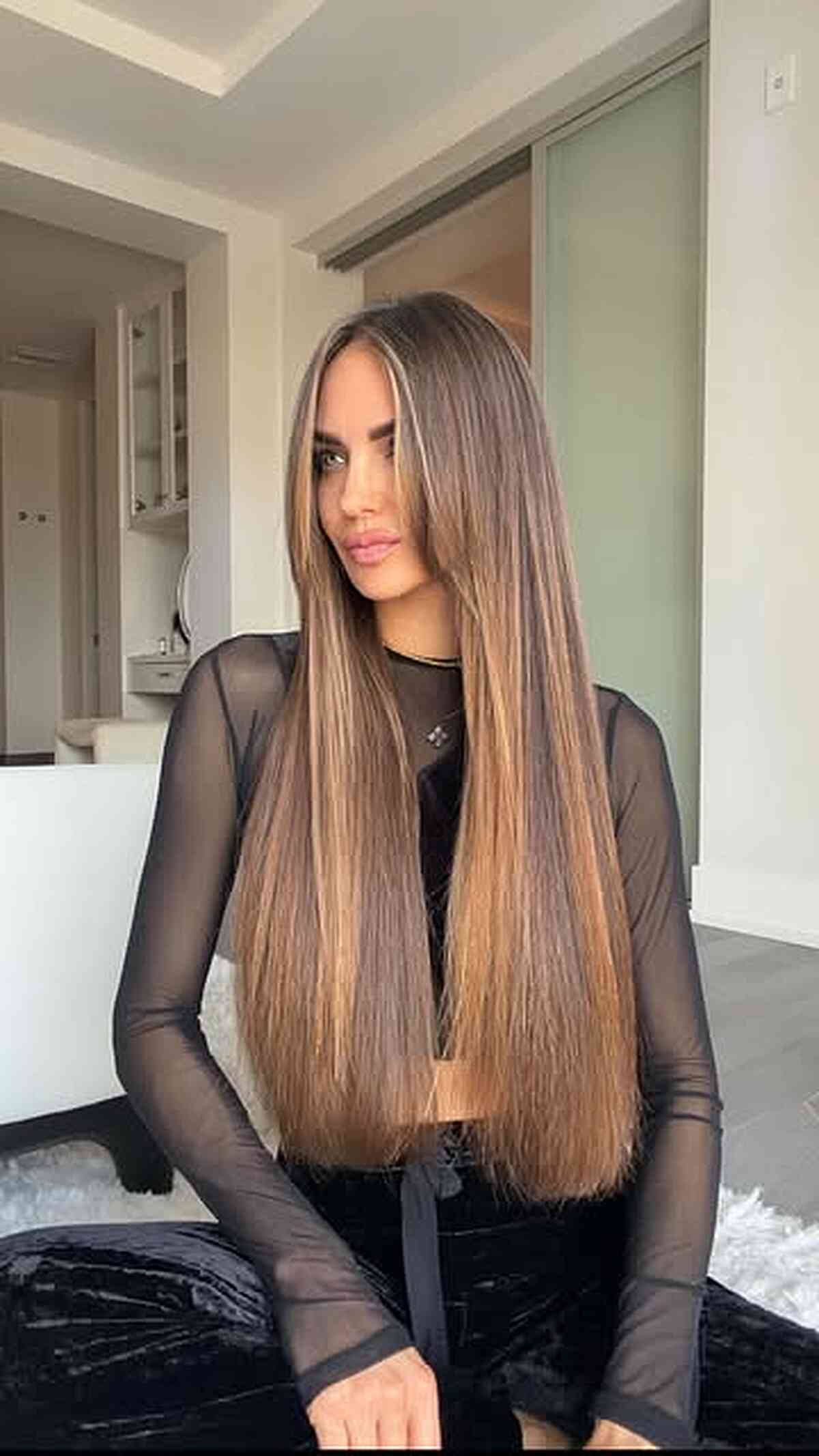 Sleek Brunette Lengths with Subtle Highlights
