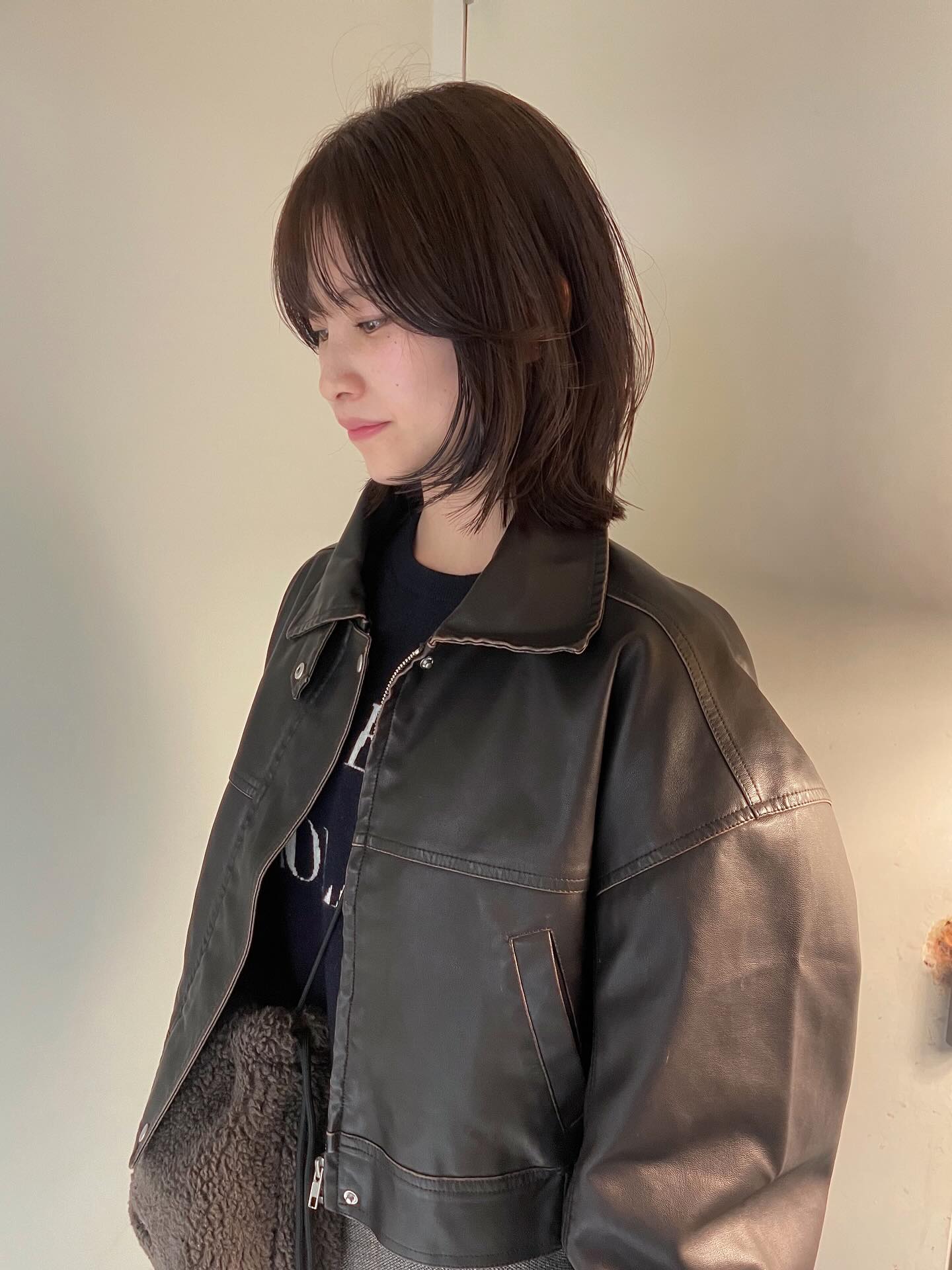 Soft Layered Shoulder-Length Bob with Curtain Fringe