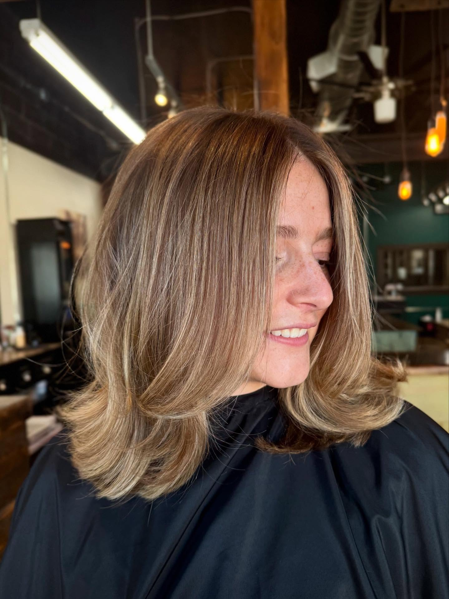 90s Layered Shoulder-Length Cut with Curtain Fringe and Babylights