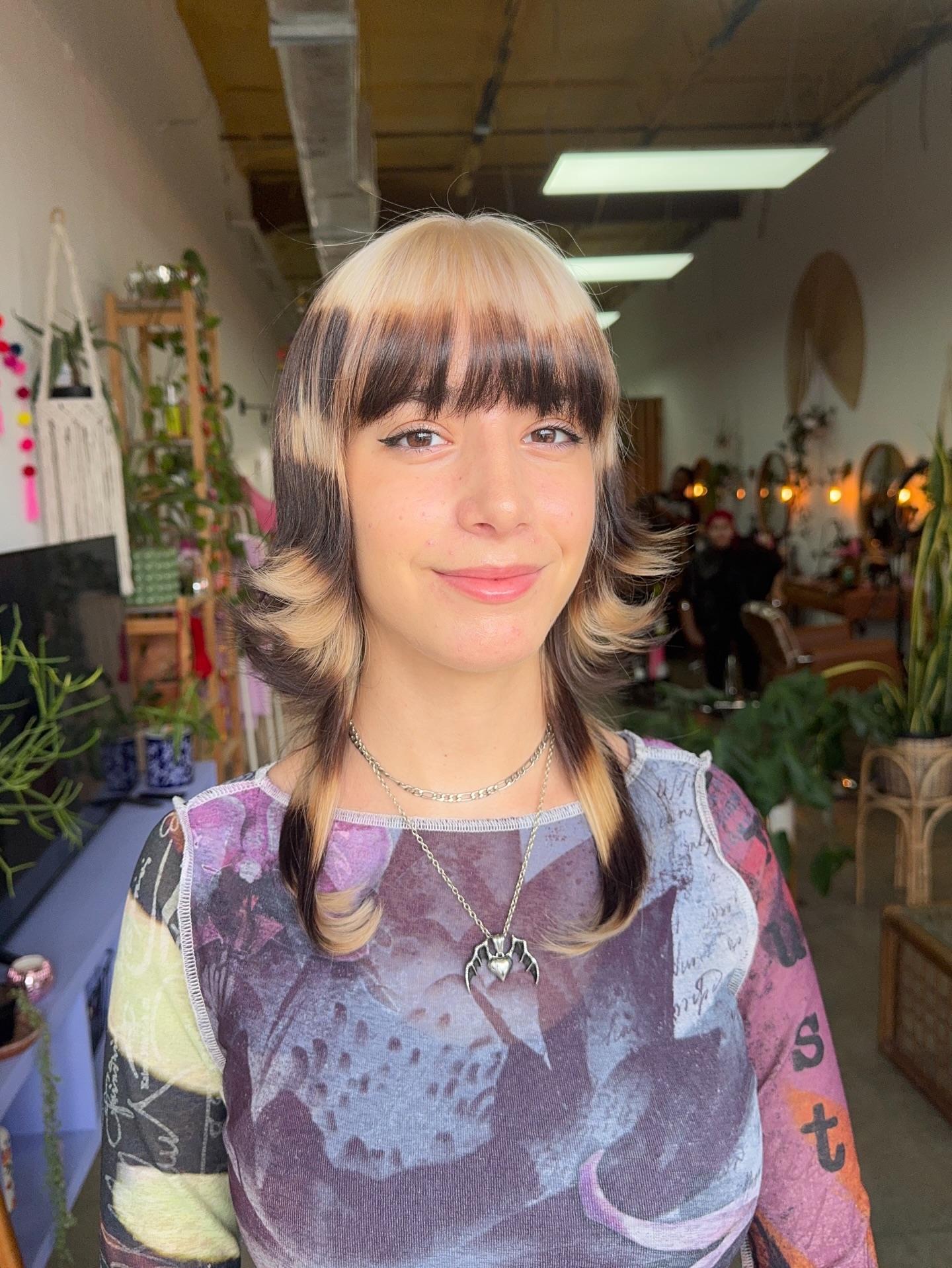 Banded Blonde-Top Flipped Mullet with Feathered Face-Frames