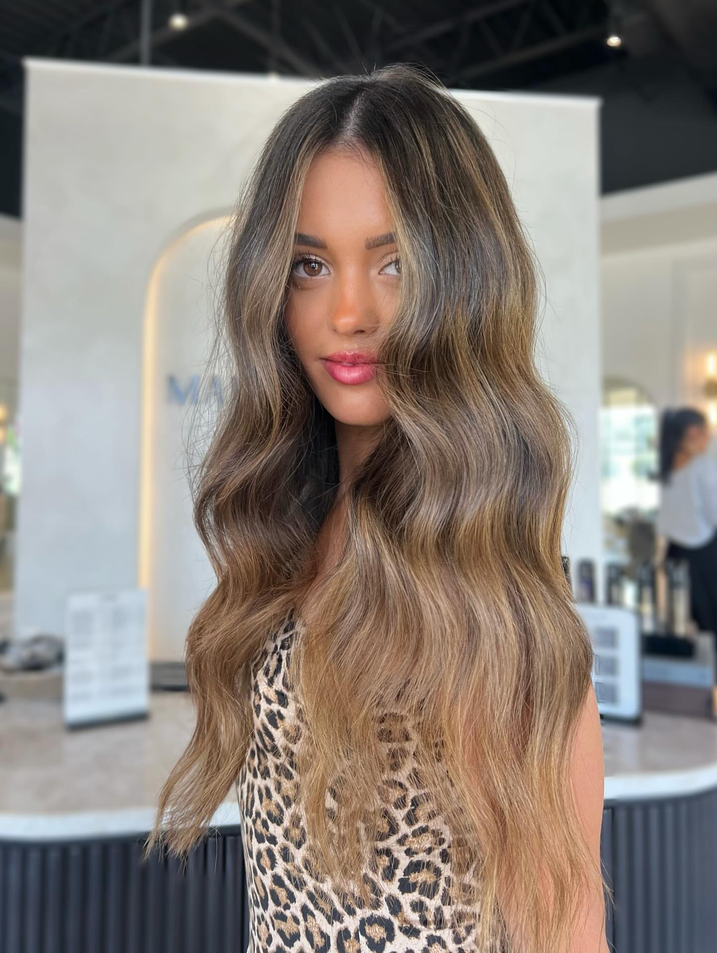 Bronde Long Waves with Soft Face-Framing Lights