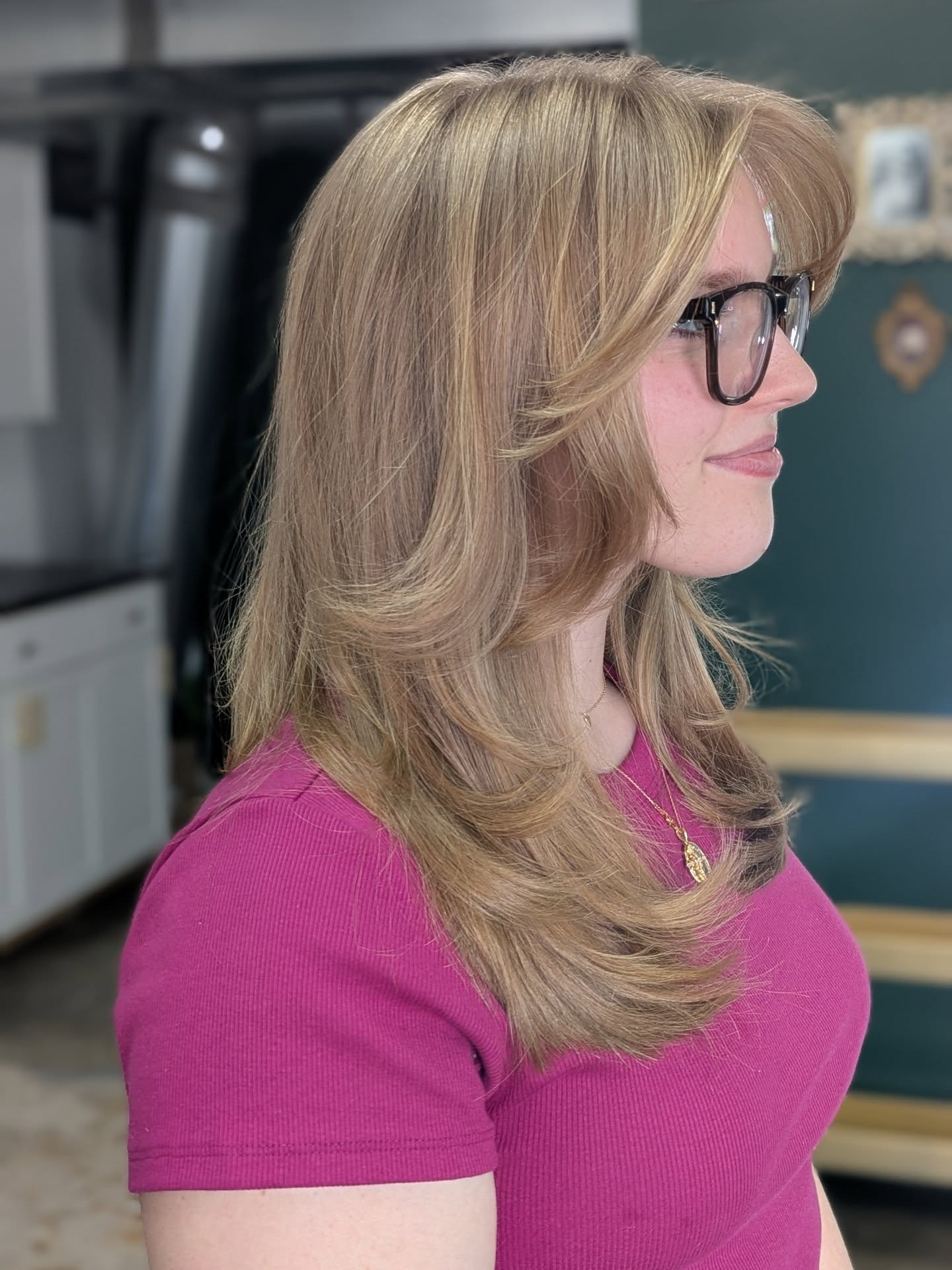 Brushed-Out Face-Framing Feathered Layers with Curtain Fringe