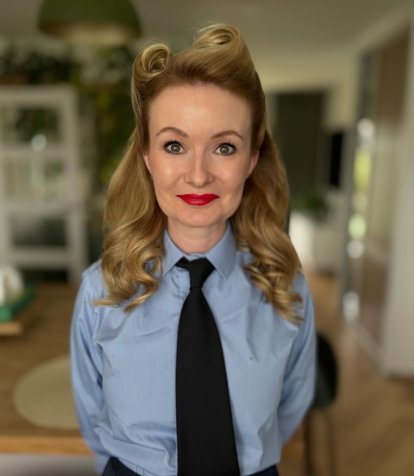 Golden Barrel Curls with Twin Rolled Quiffs