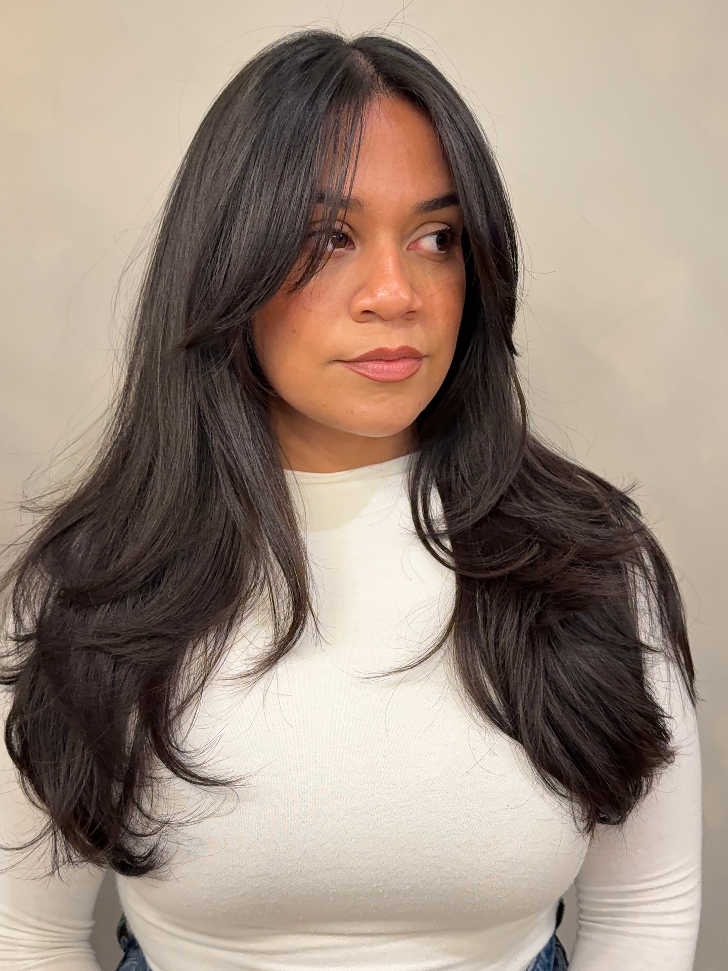 Long Blown-Out Layers with Gentle Face-Framing Fringe