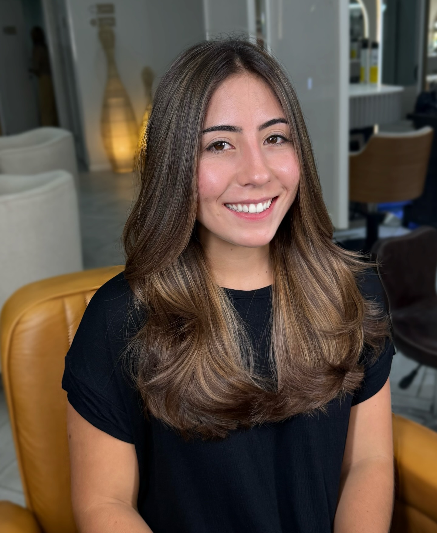 Long Rounded Layers with Subtle Ribbon Highlights