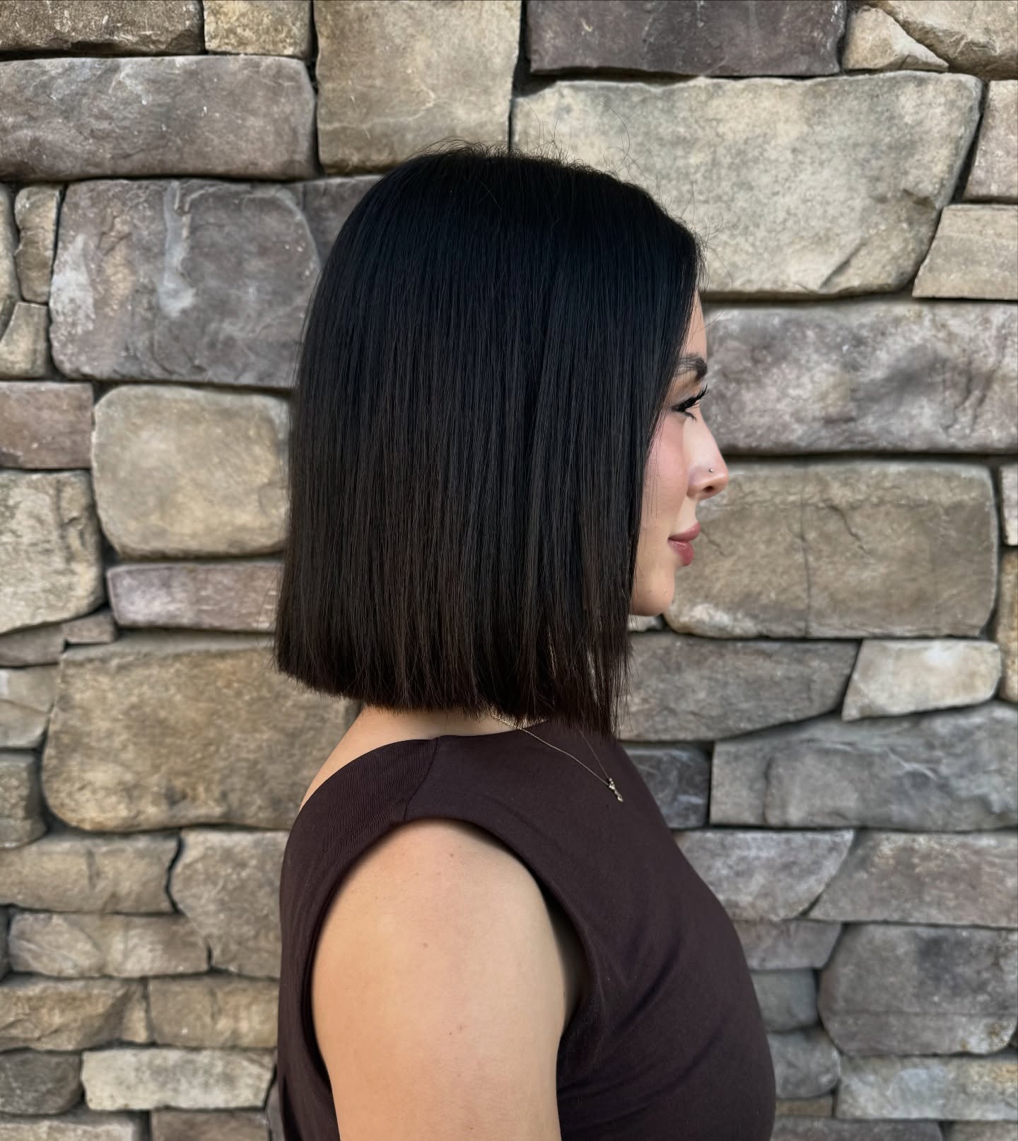 Sharp Shoulder‑Grazing Blunt Bob with Interior Texturizing