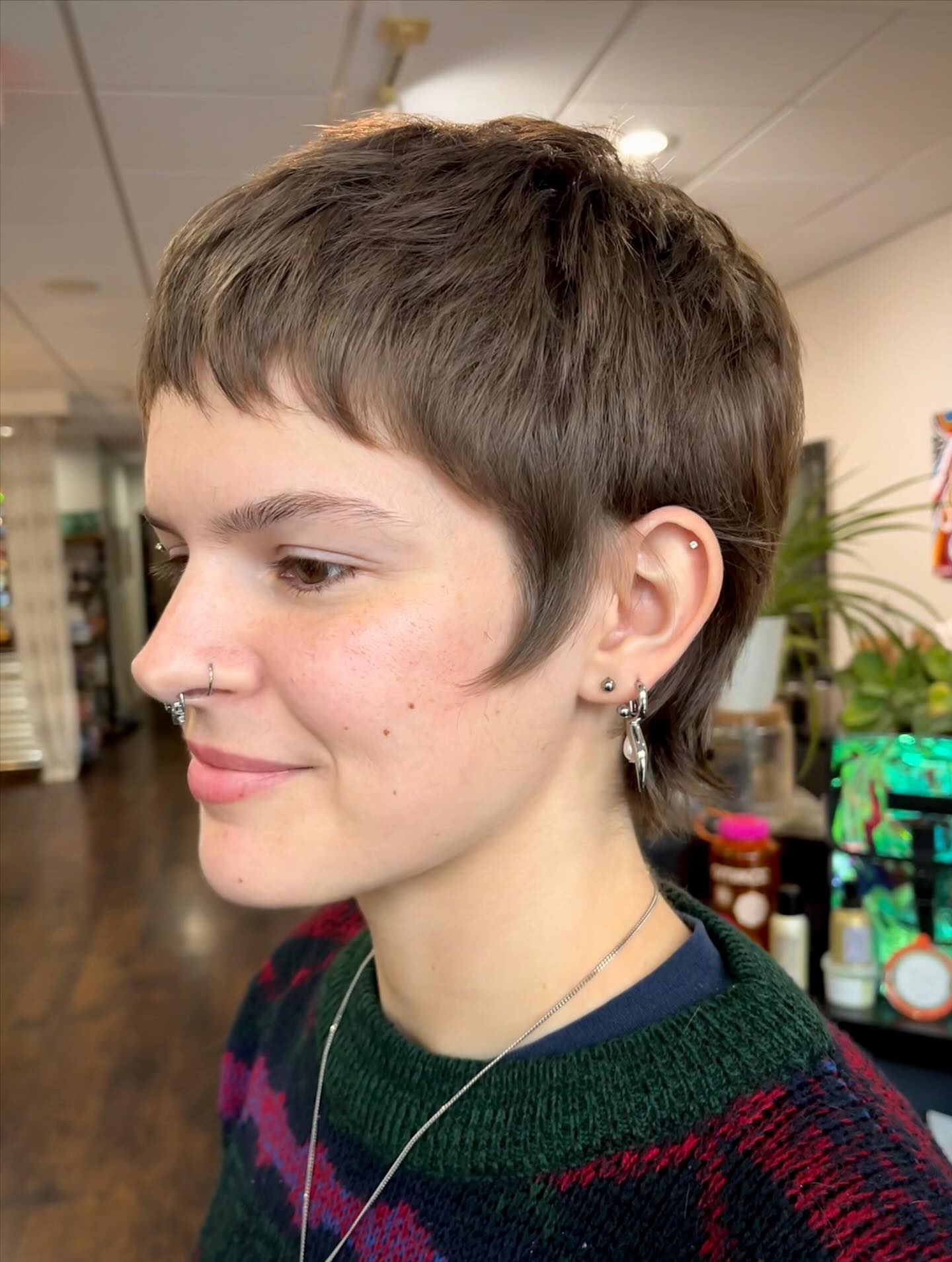 Short Textured Crop with Ear-Grazing Tapers