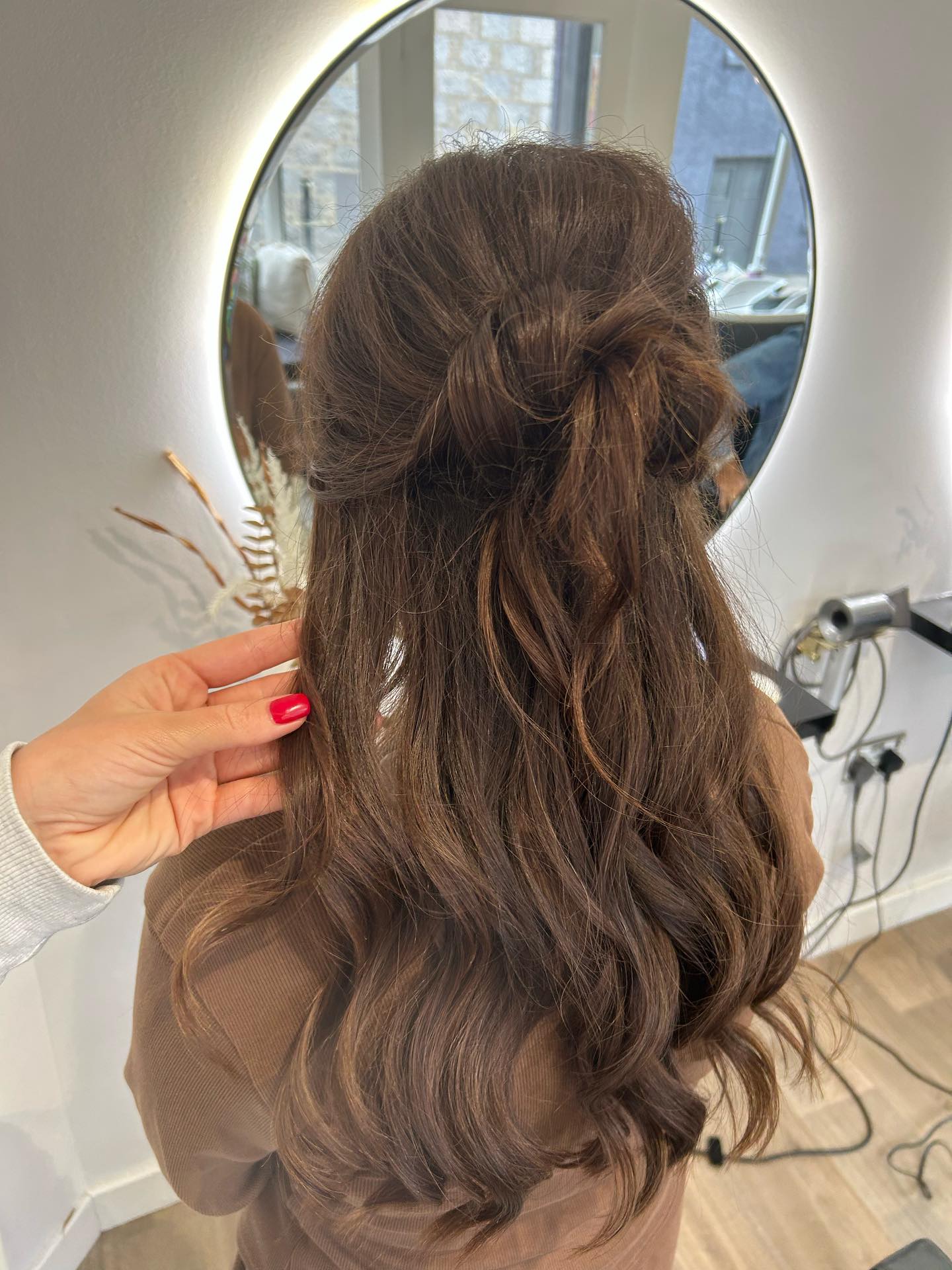 Soft Chocolate Half-Up Looped Knot with Long Internal Layers