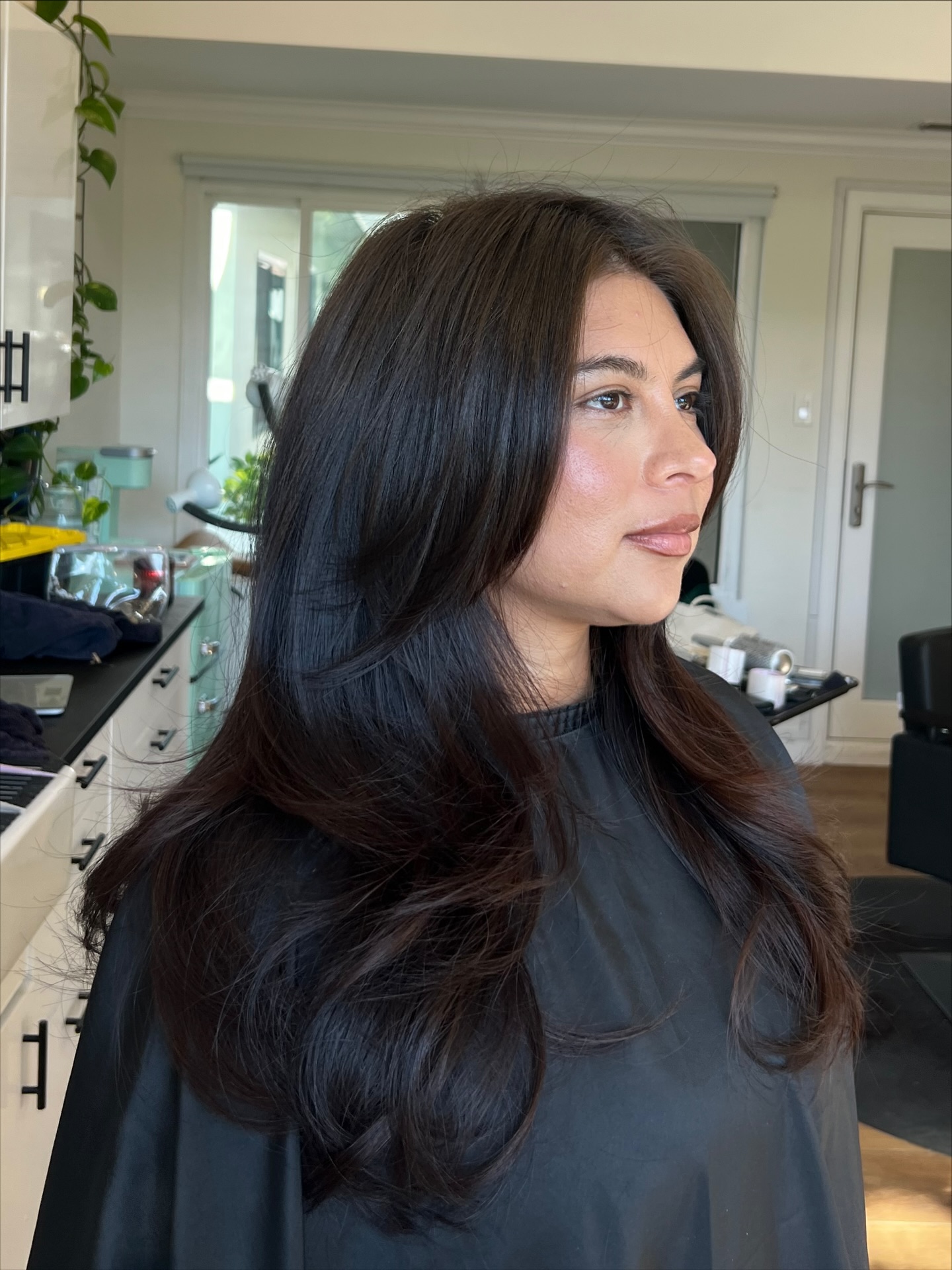 Soft Face‑Framing Long Layers with Rounded Perimeter