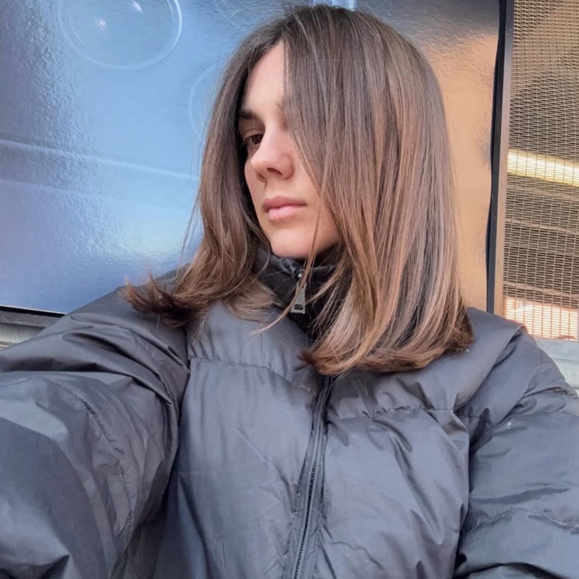 Soft Medium-Length Blunt Lob with Long Face-Framing Slices