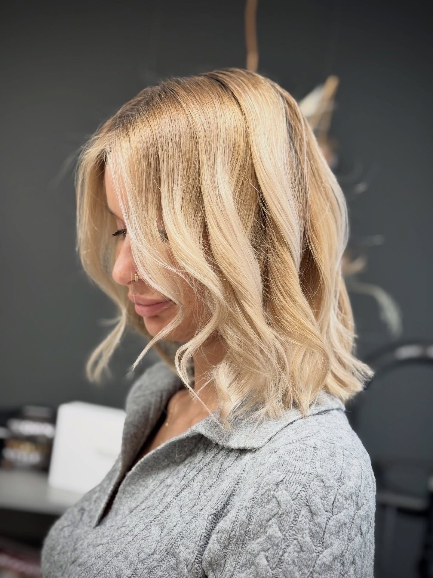 Sun-Kissed Textured Shoulder-Length Lob with Blunt Ends and Curtain Layers