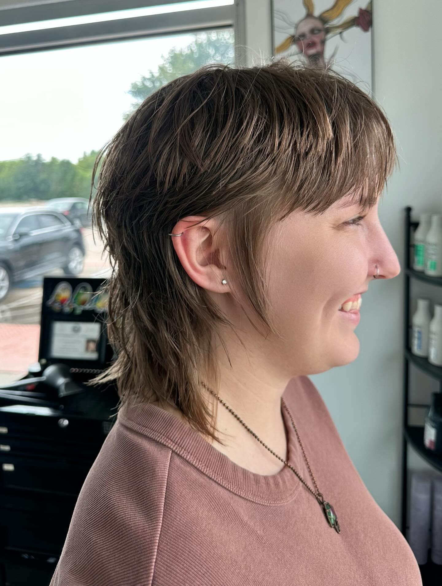 Textured Short Mullet with Ear-Grazing Face-Framing Layers
