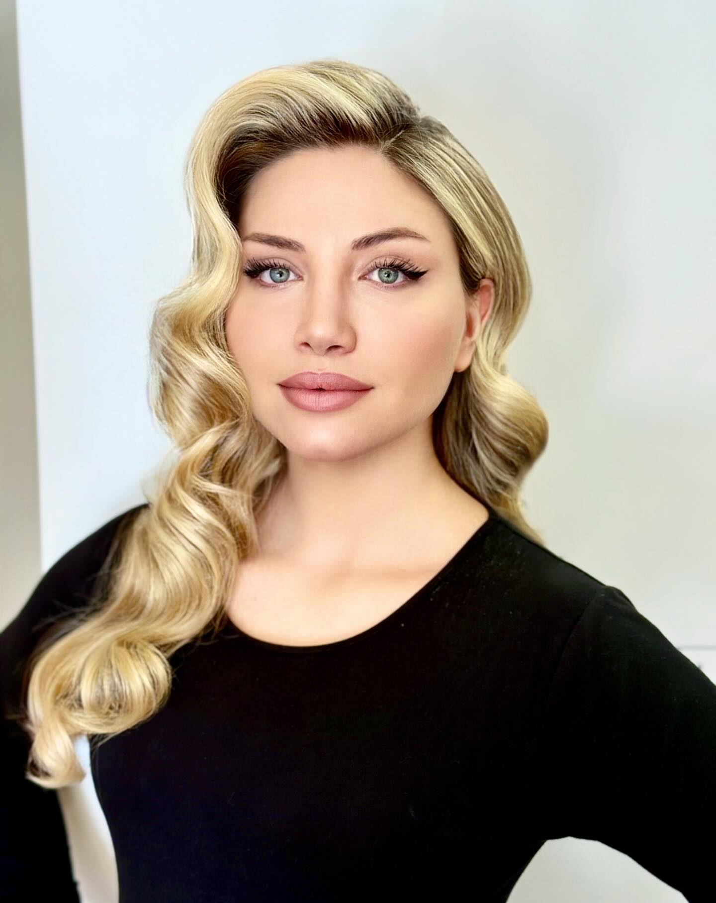Vintage Side-Swept Marcel Waves with Cool Beige Blonde and Root Melt