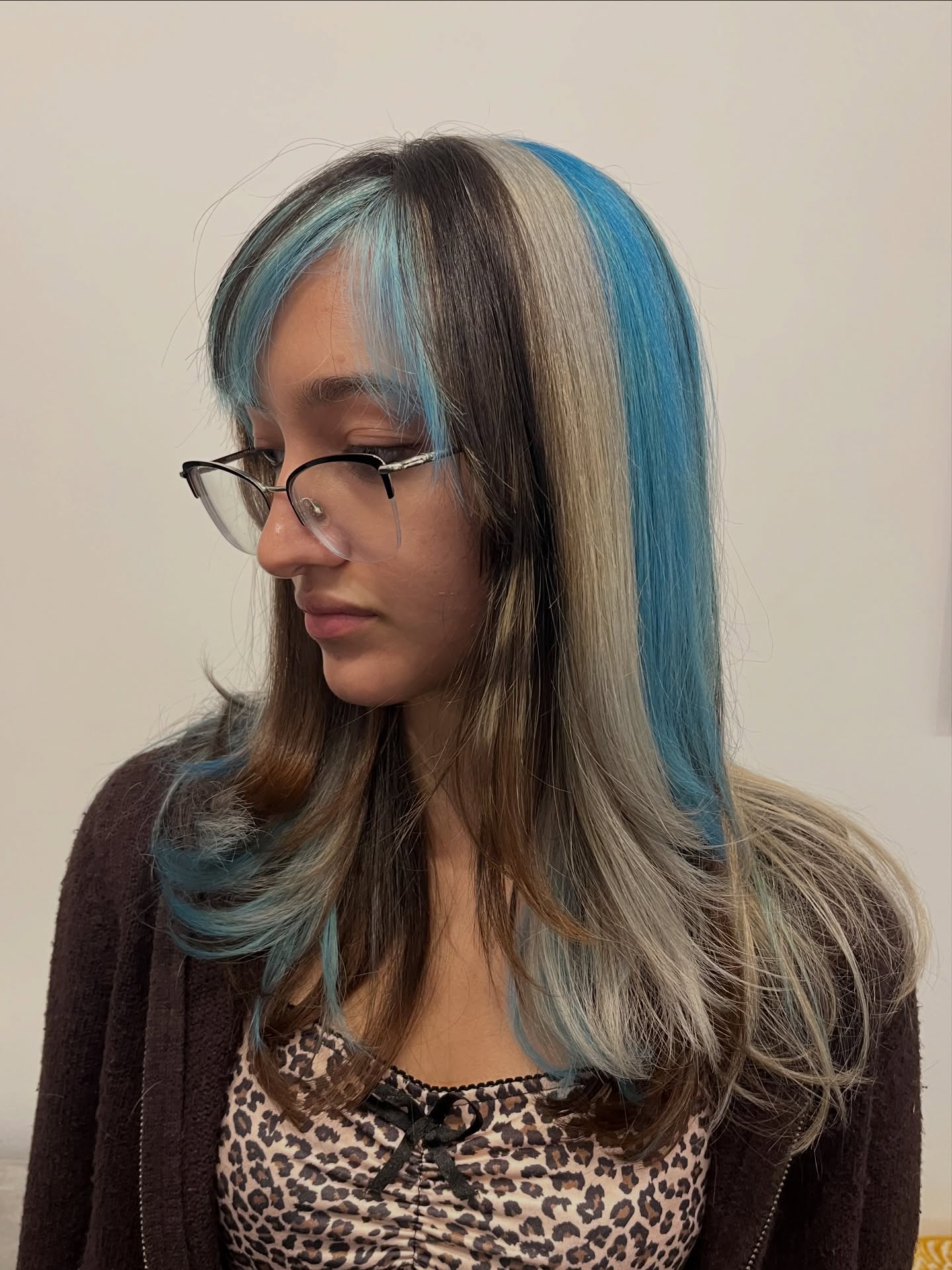Ash-Platinum and Cyan Face-Framing Panel Long Layered Cut