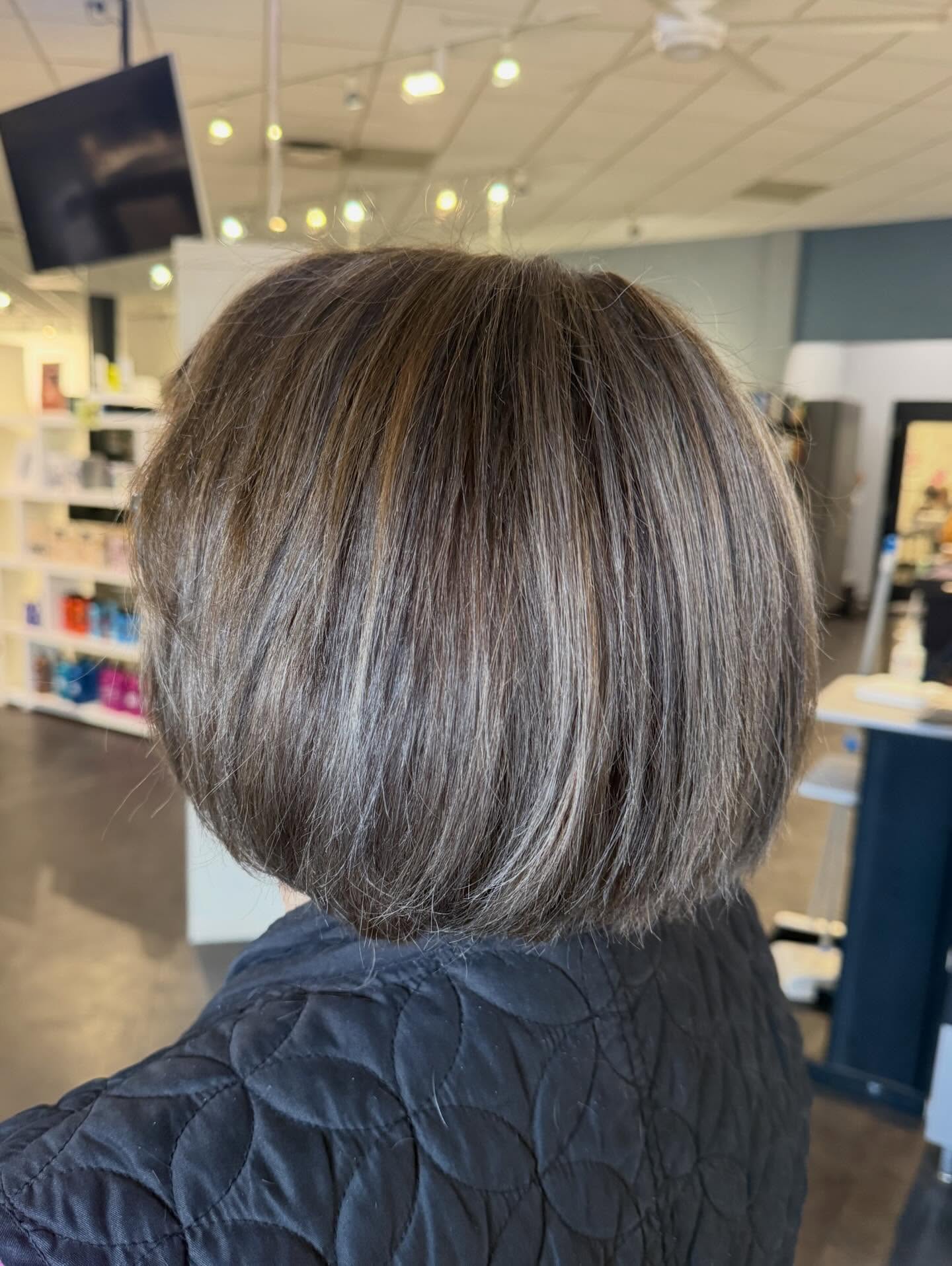 Rounded Stacked Bob with Silver-Infused Slices