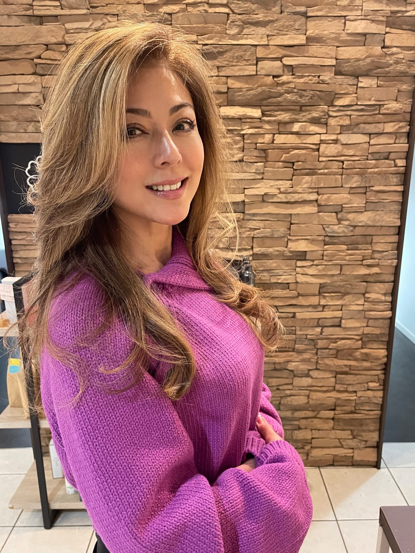 Soft Golden Face-Framing Long Layers with Subtle Crown Lift