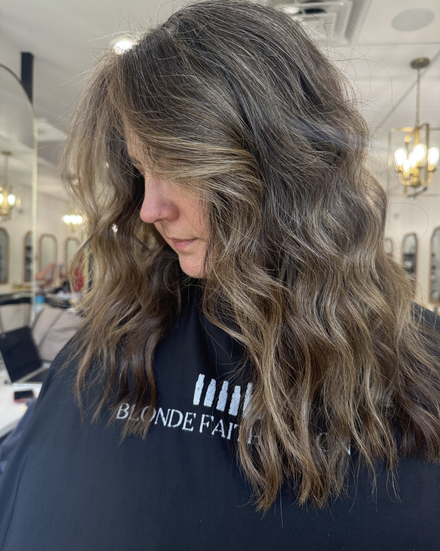 Textured Brunette Waves with Salt-and-Pepper Face-Framing Babylights