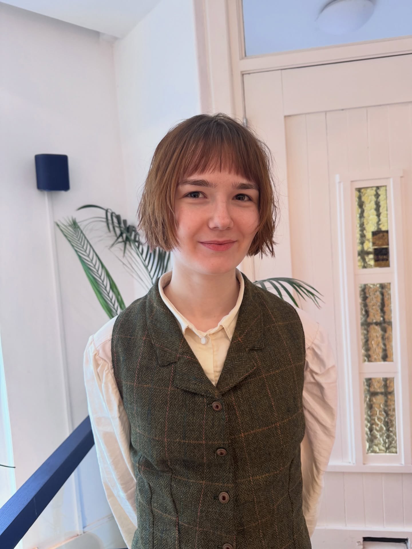 Short Ear-Grazing Micro Bob with Blunt Mini Fringe