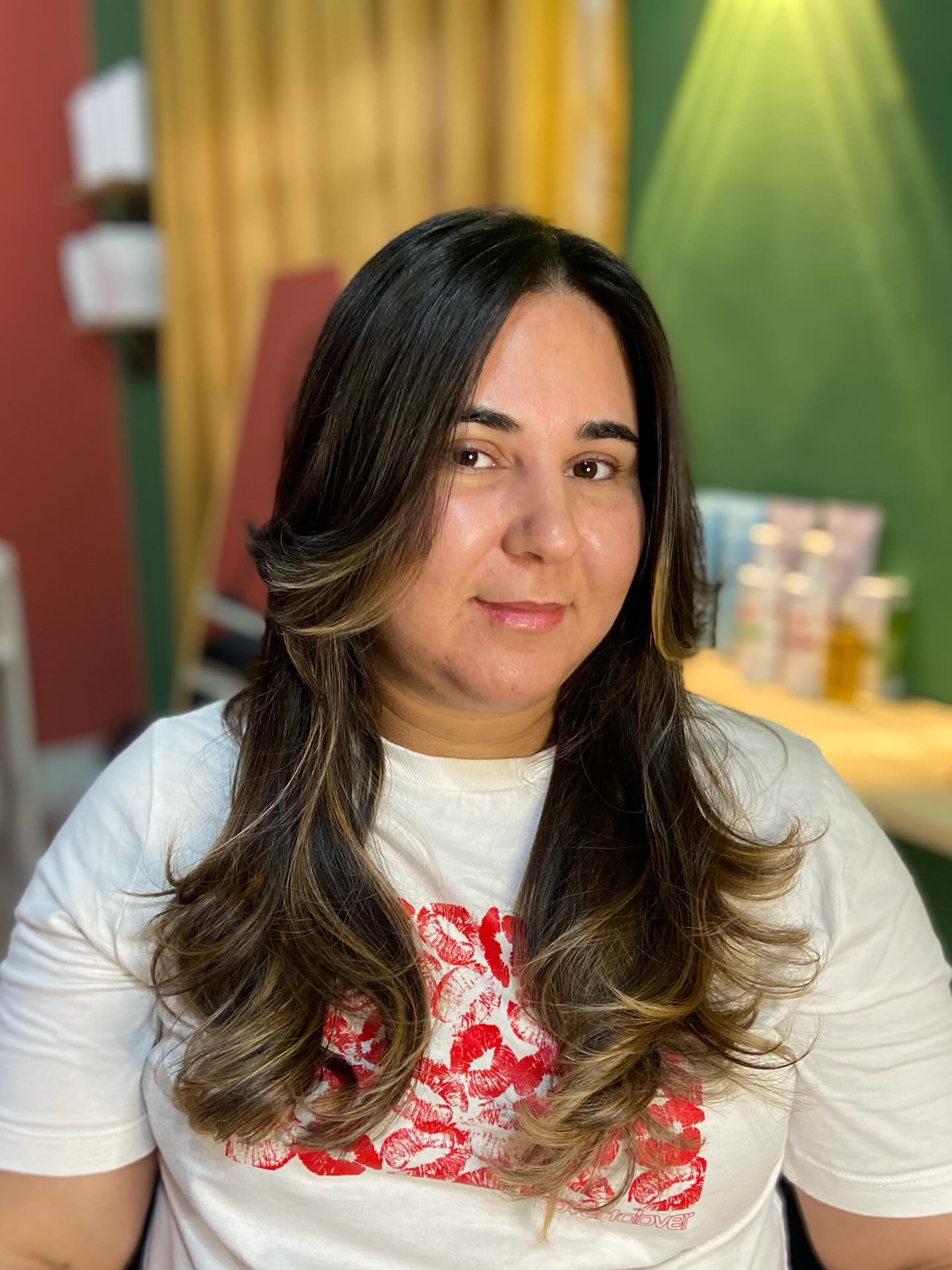 Soft Face-Framing Long Layers with Balayage Flicks