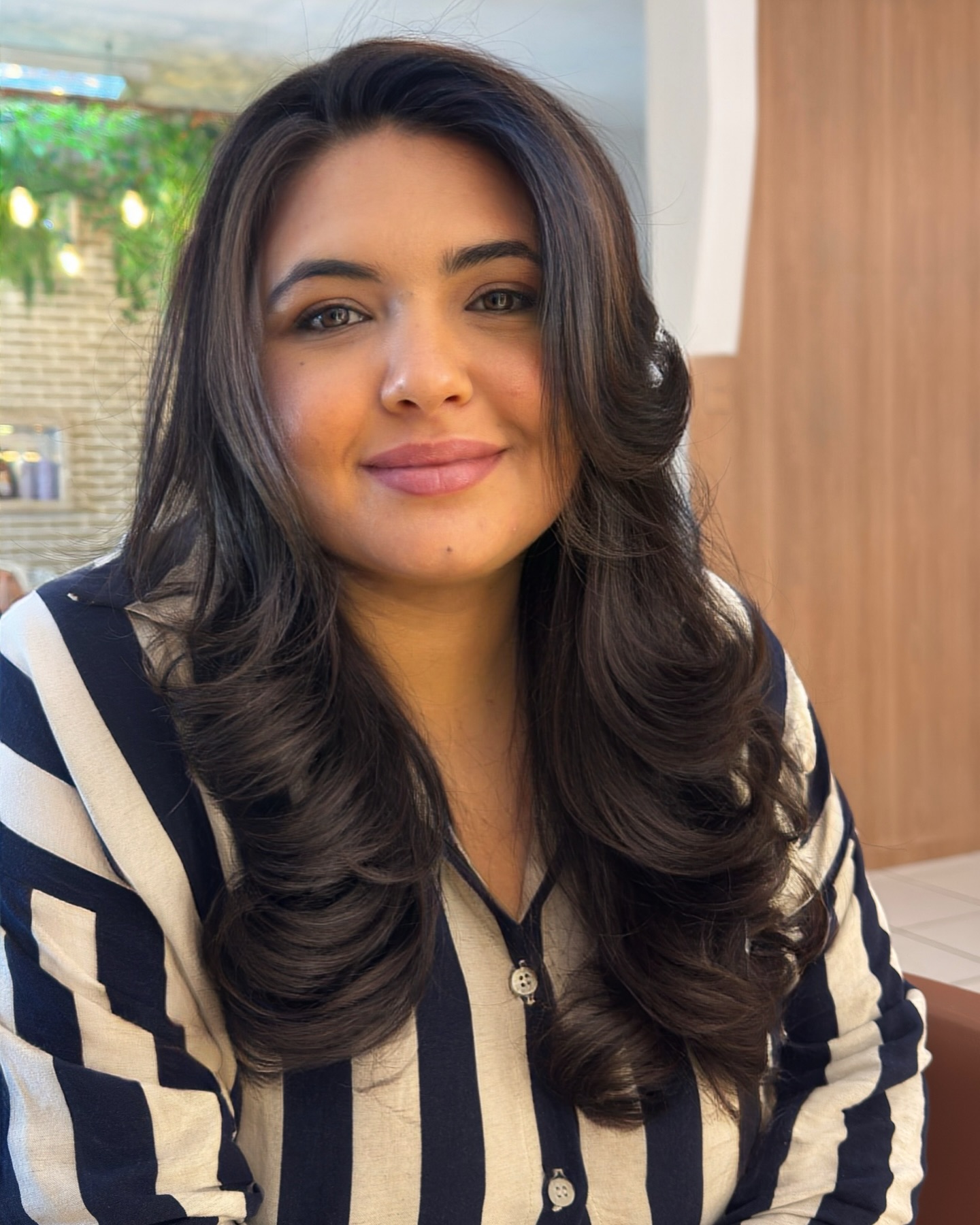 Voluminous Face-Framing Blowout with Long Layers