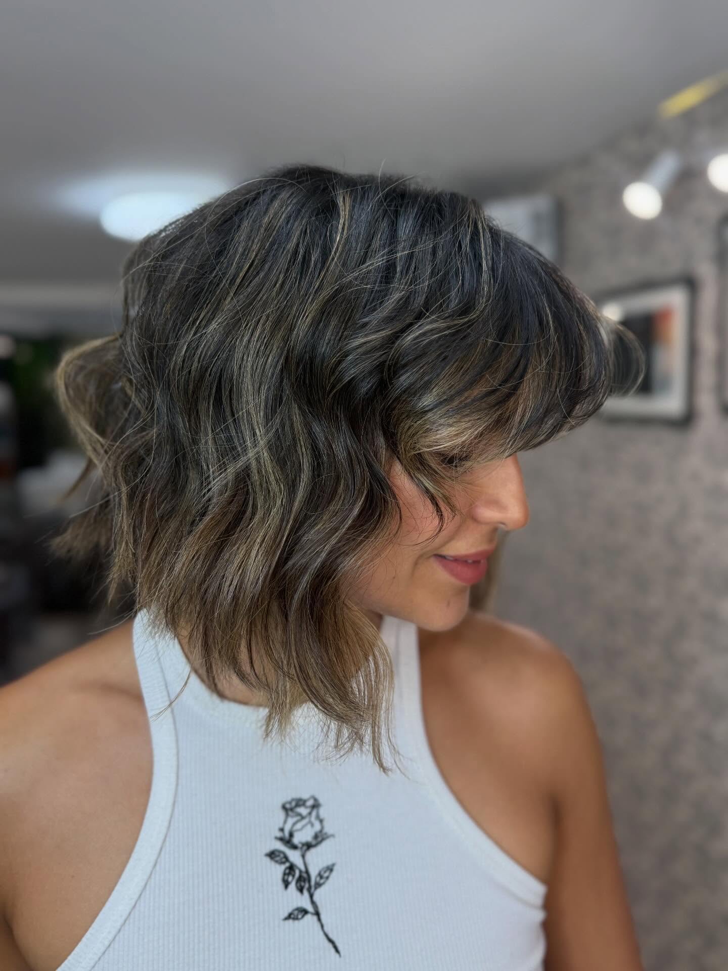 Stacked Wavy Lob with Face-Framing Ash Balayage