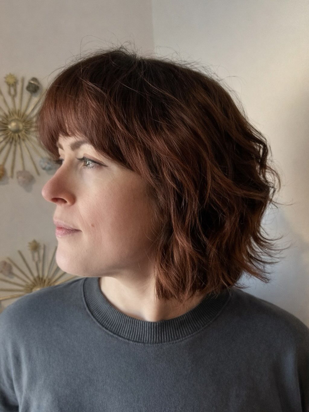 Auburn Textured Jaw-Grazing Lob with Soft Blunted Fringe