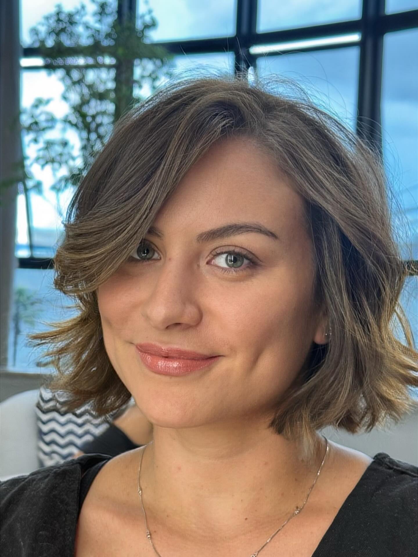 Chin Bob with Feathered Interior Layers and Off-Center Curtain