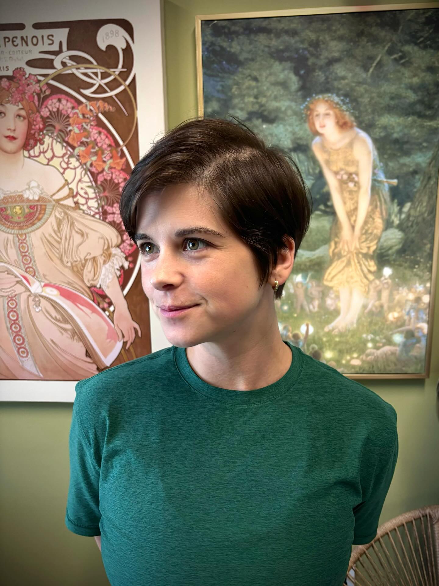 Textured Side-Part Pixie with Graduated Nape and Ear-Tuck