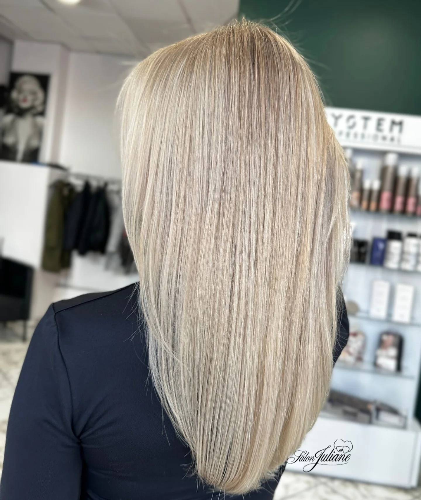 Sleek Vanilla Blonde U-Shape with Micro-Lowlights