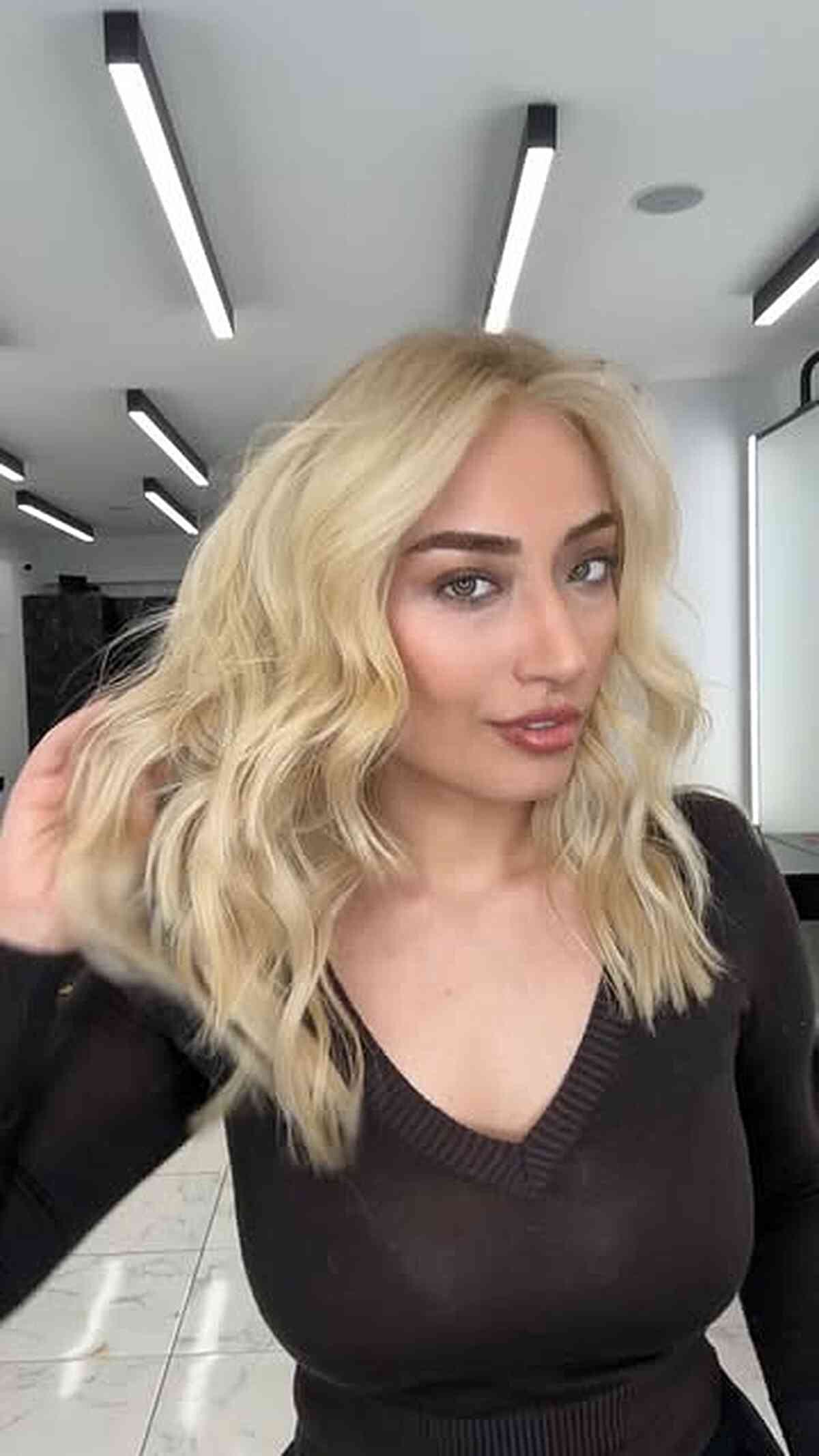 Creamy Vanilla Blonde Textured Lob