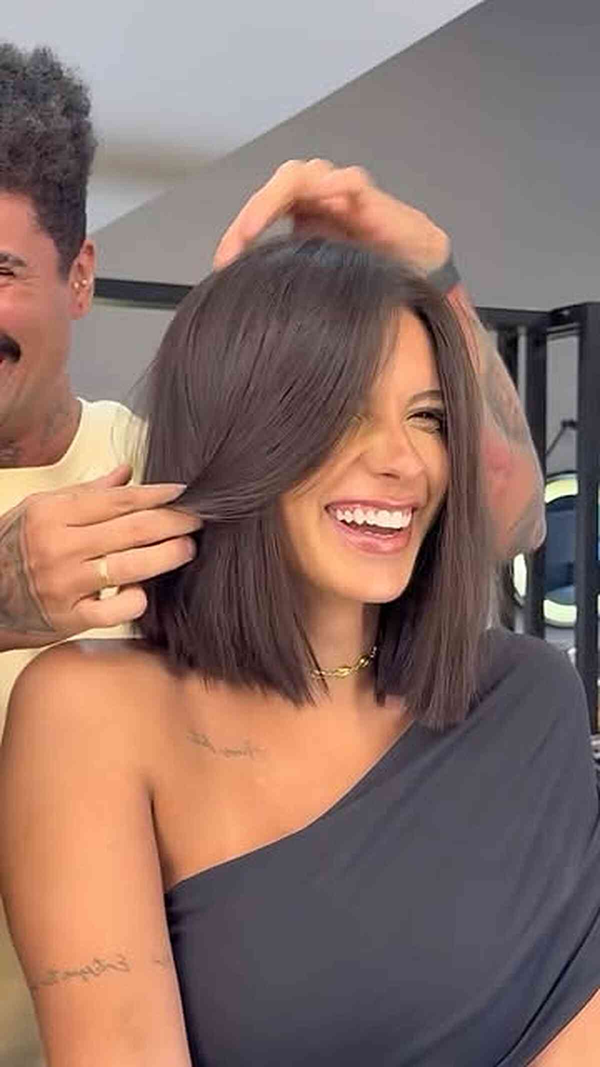 Soft Cocoa Bob with Curtain Layers