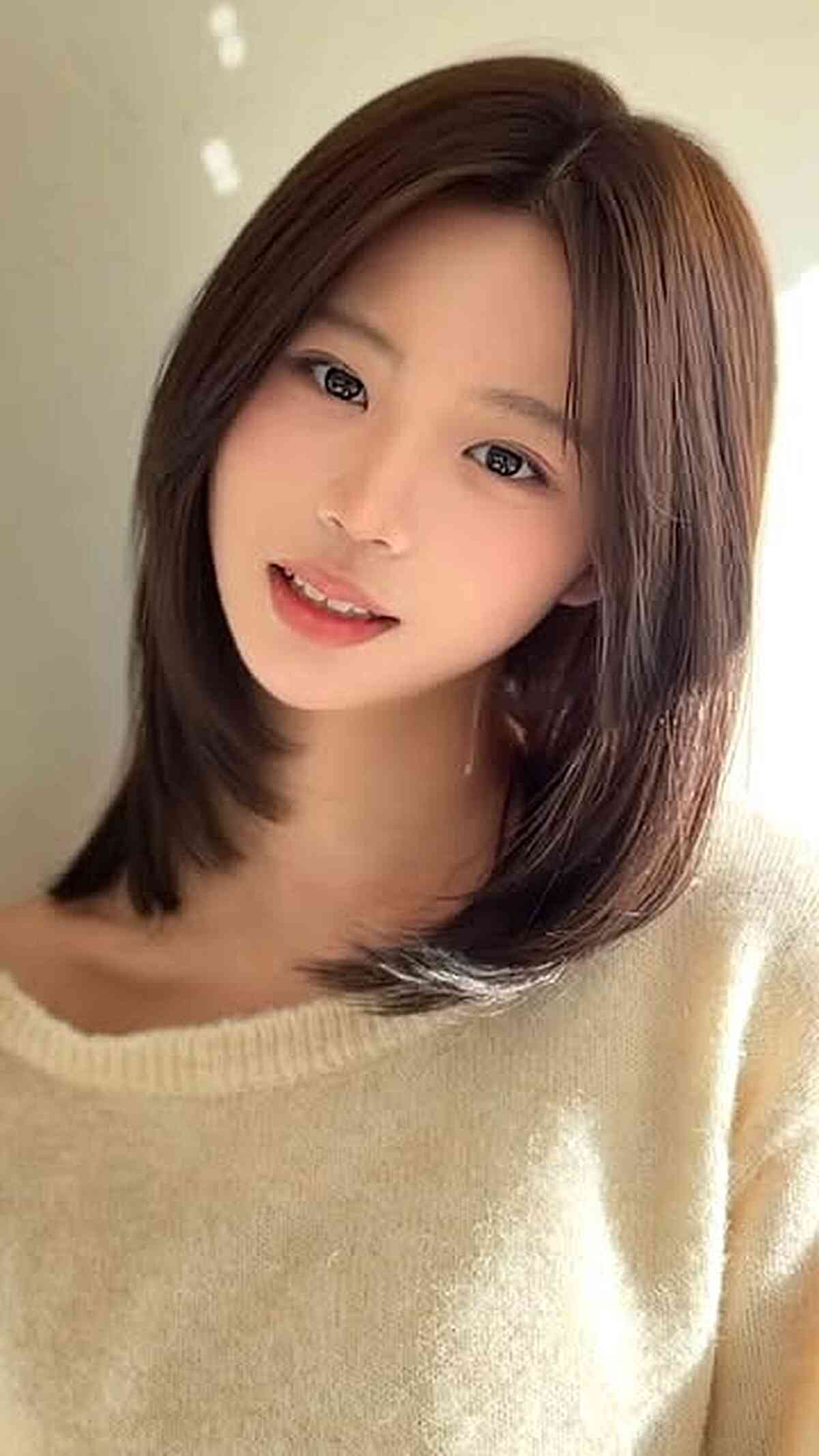 Silky Chestnut Collarbone Blunt Lob