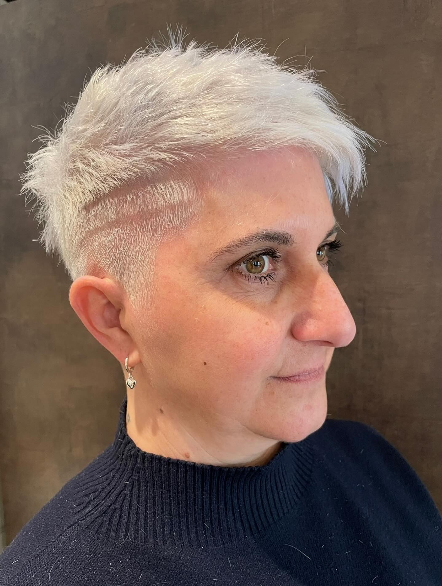 Icy Platinum Razor-Edged Crop with Etched Temple Lines