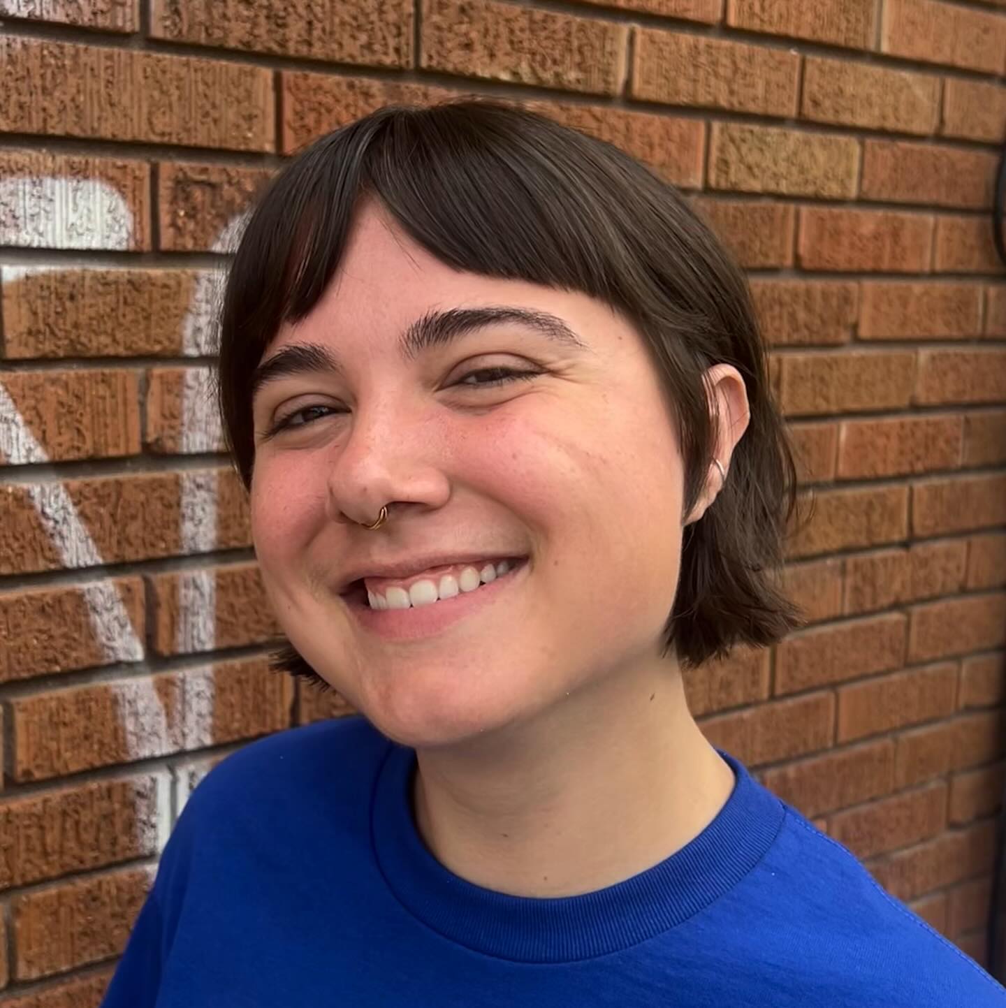 Short Rounded Micro Bob with Center Dip Micro Fringe