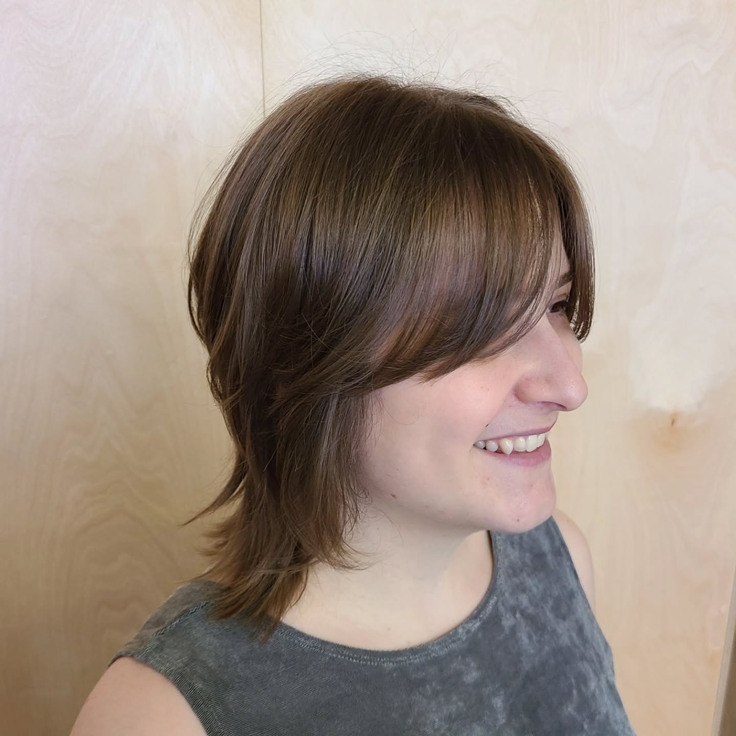 Brushed Curtain-Fringe Shag with Textured Nape Tail