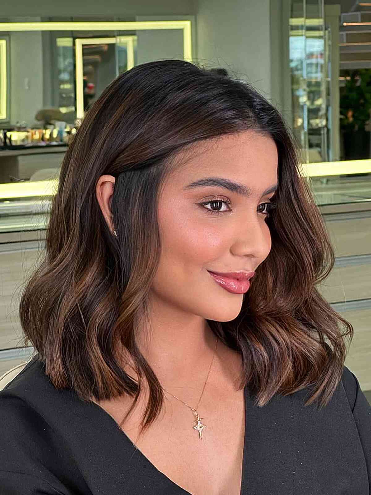 Glossy Chocolate Collarbone Wavy Lob
