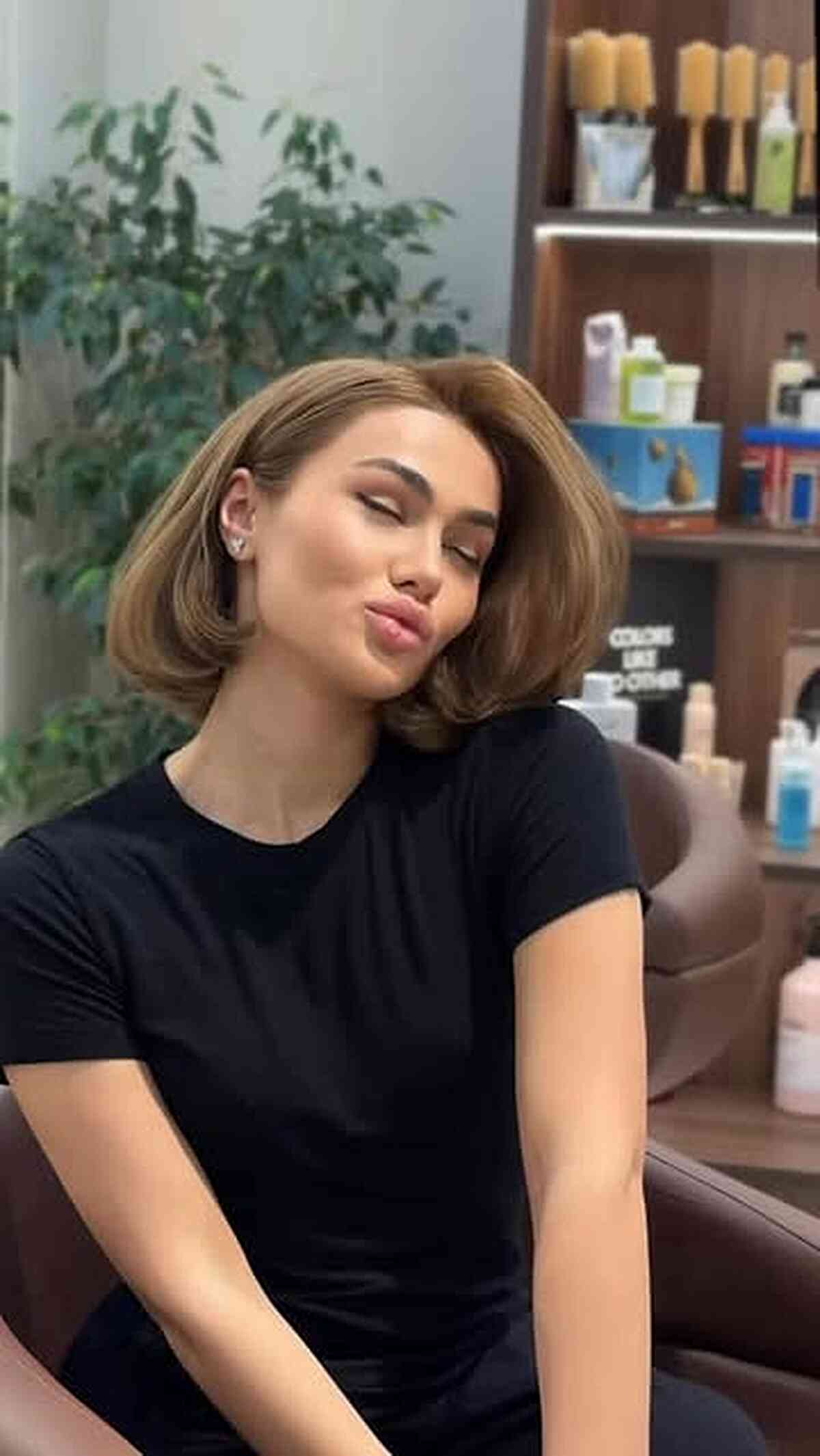 Warm Beige Sculpted Volume Flipped Bob