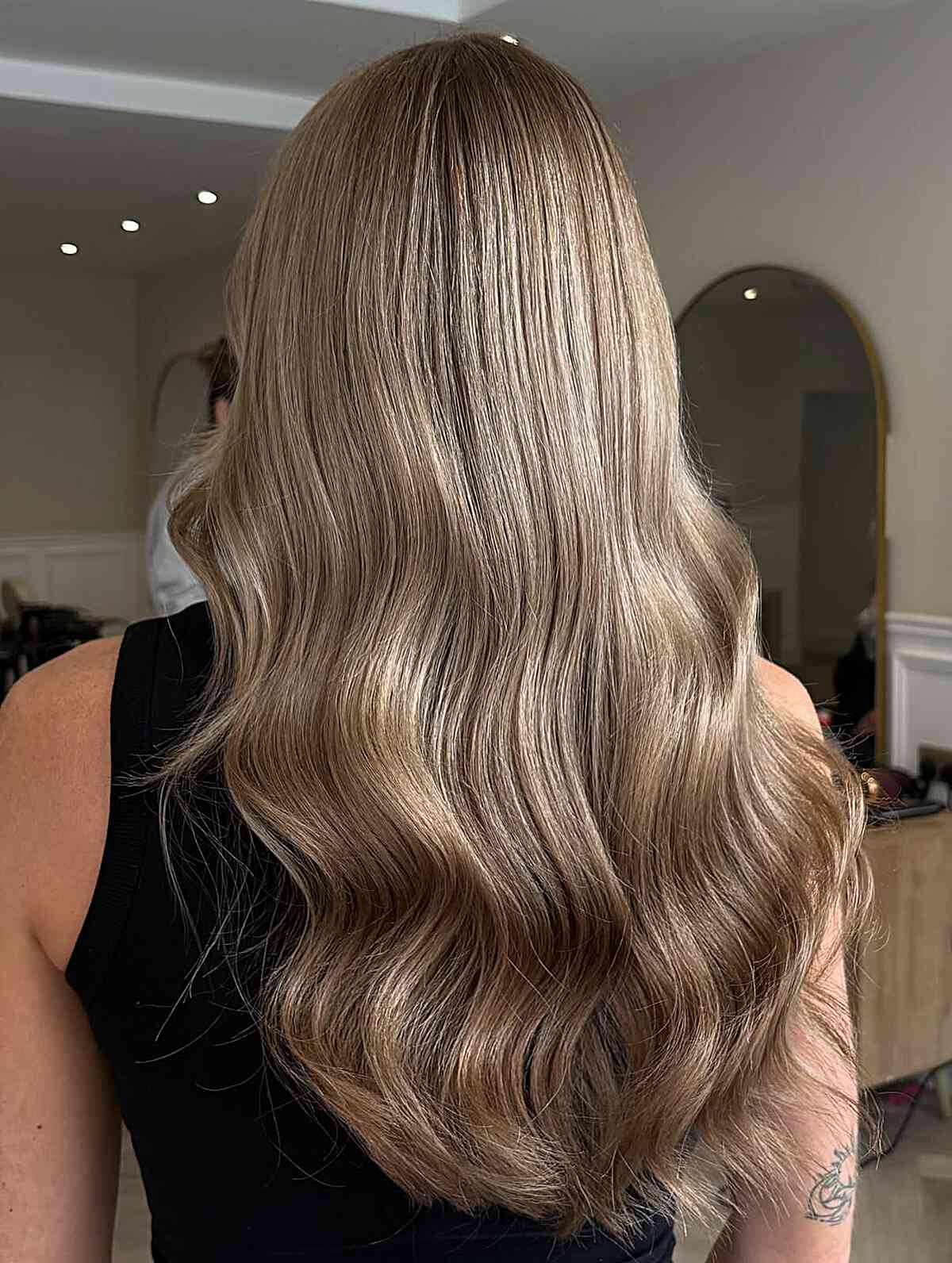 Beautiful Dark Blonde Long Waves