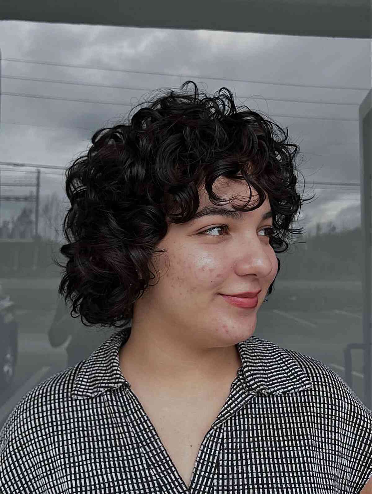 Playful Curly Bob with Defined Curls
